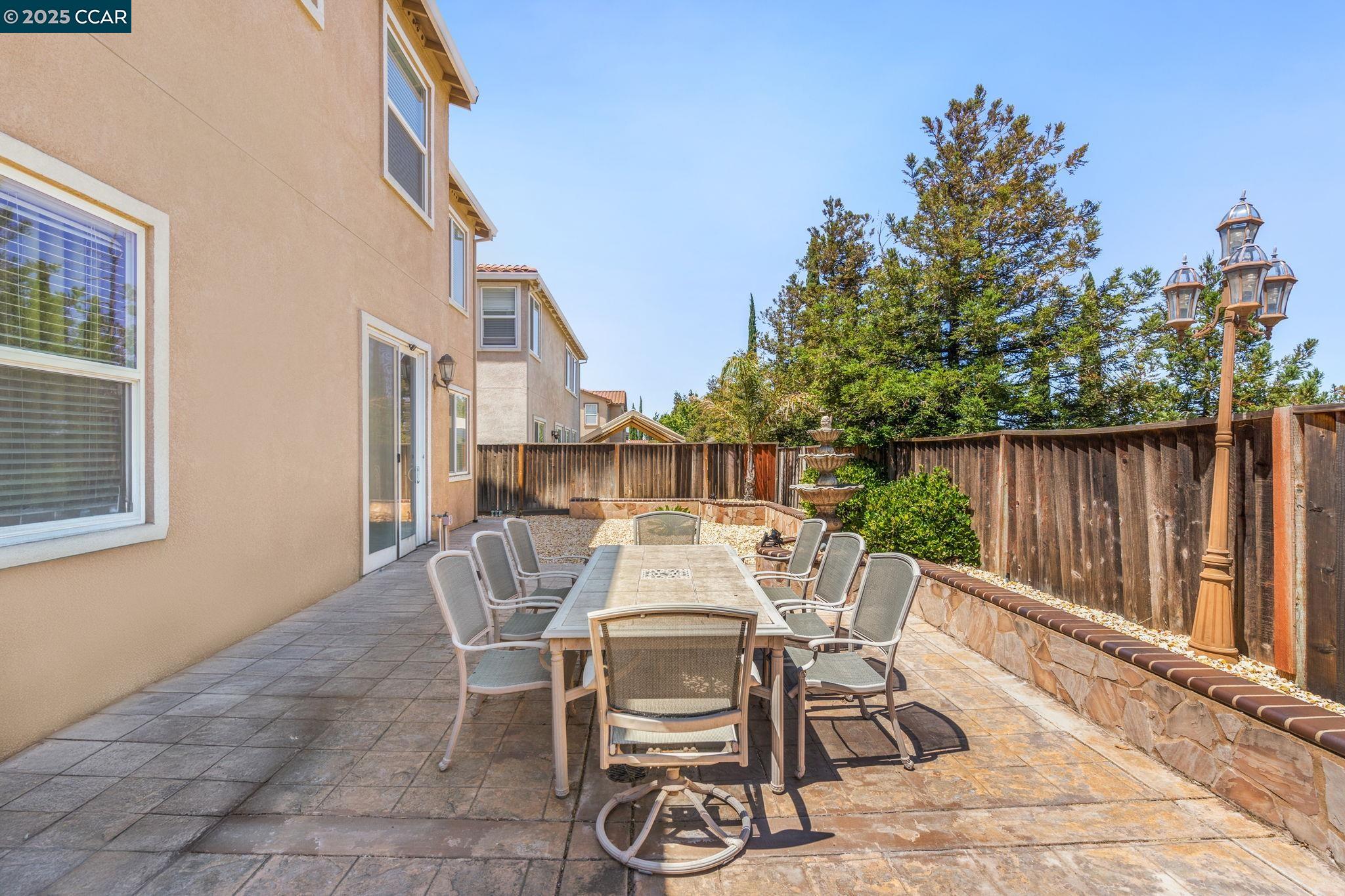 Detail Gallery Image 35 of 39 For 1426 Santa Teresa Dr, Pittsburg,  CA 94565 - 5 Beds | 4 Baths