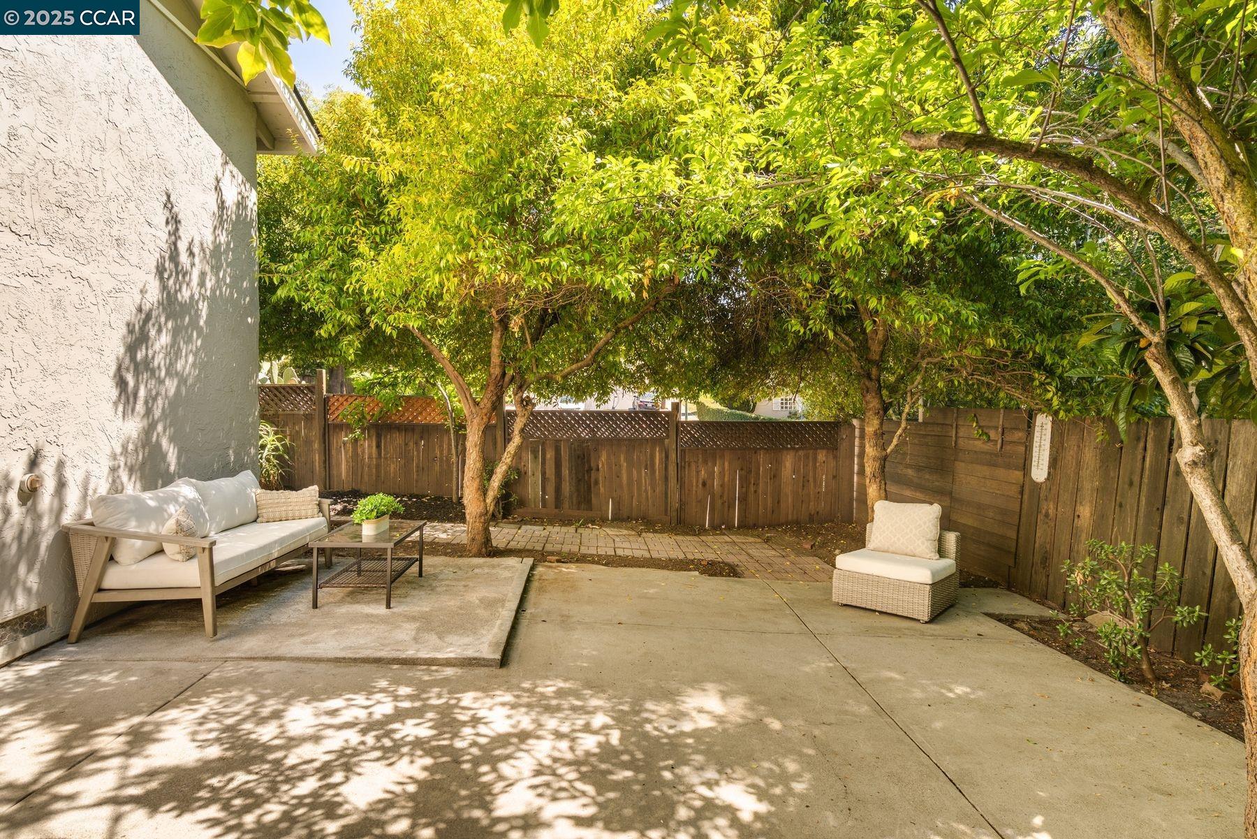 Detail Gallery Image 32 of 40 For 3686 Redwood Road, Oakland,  CA 94619 - 3 Beds | 2/1 Baths