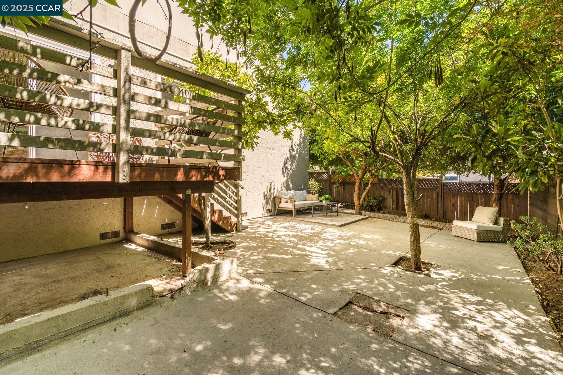 Detail Gallery Image 33 of 40 For 3686 Redwood Road, Oakland,  CA 94619 - 3 Beds | 2/1 Baths