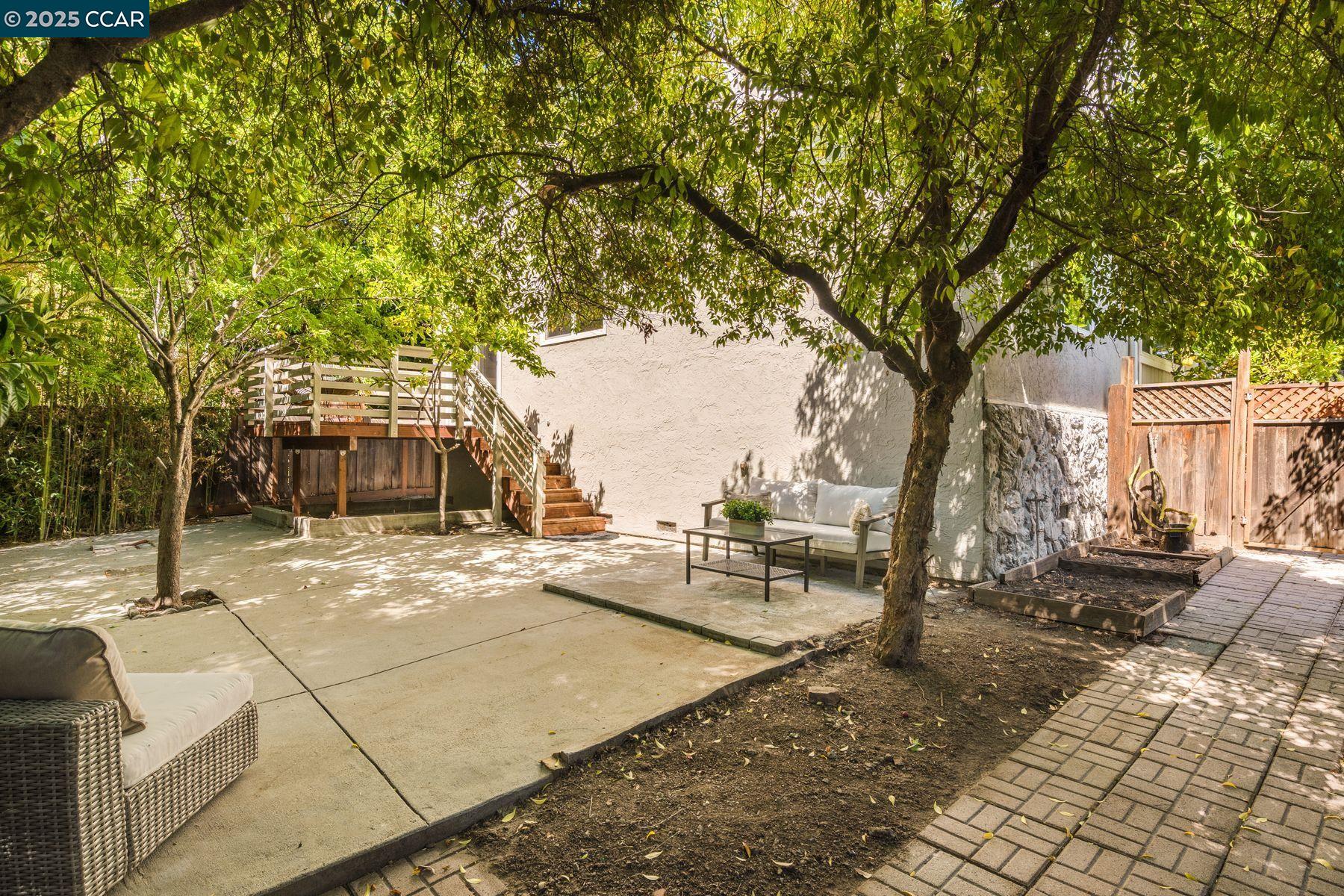 Detail Gallery Image 34 of 40 For 3686 Redwood Road, Oakland,  CA 94619 - 3 Beds | 2/1 Baths