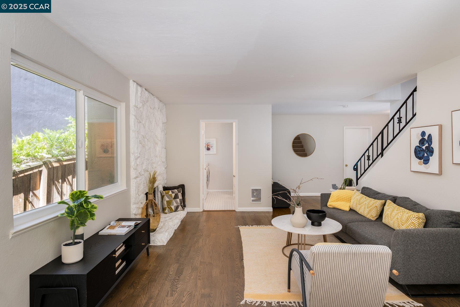 Detail Gallery Image 7 of 40 For 3686 Redwood Road, Oakland,  CA 94619 - 3 Beds | 2/1 Baths