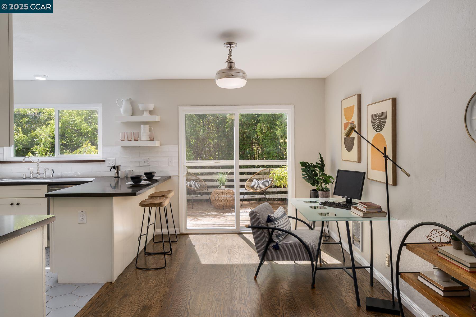 Detail Gallery Image 9 of 40 For 3686 Redwood Road, Oakland,  CA 94619 - 3 Beds | 2/1 Baths
