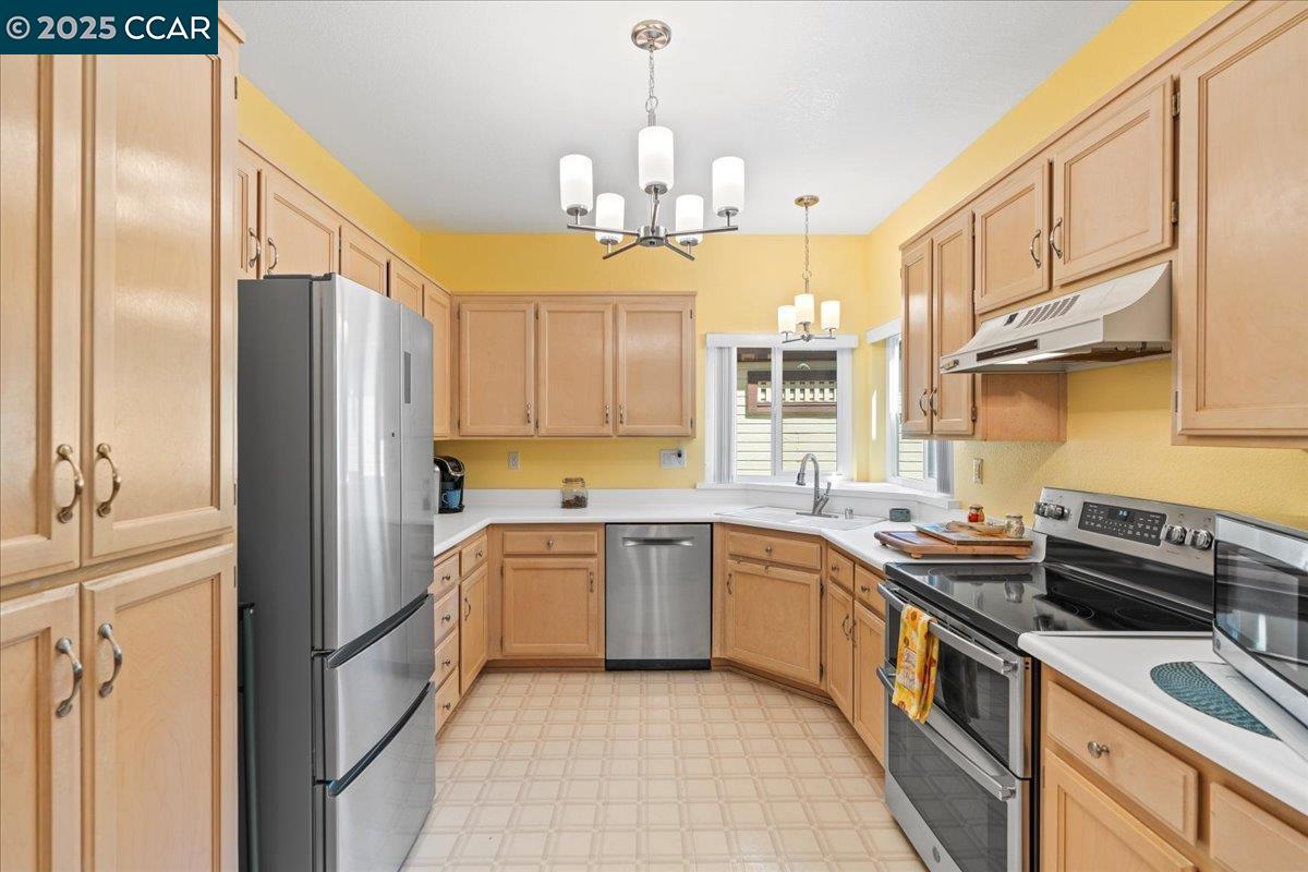 MLS: 41104411 Condo For Sale