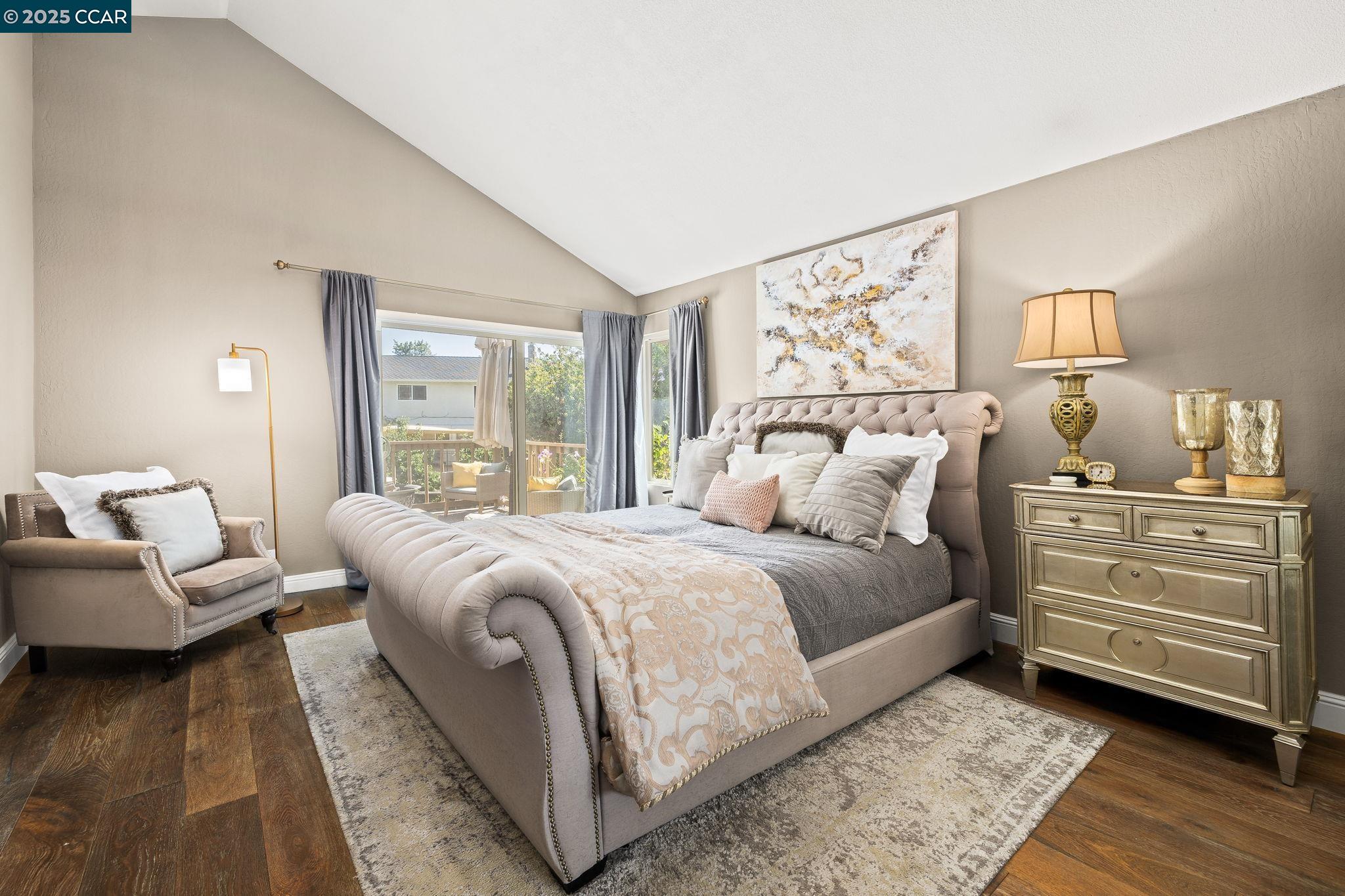 Detail Gallery Image 11 of 30 For 1230 Golden Springs Ln, Concord,  CA 94521 - 4 Beds | 2/1 Baths