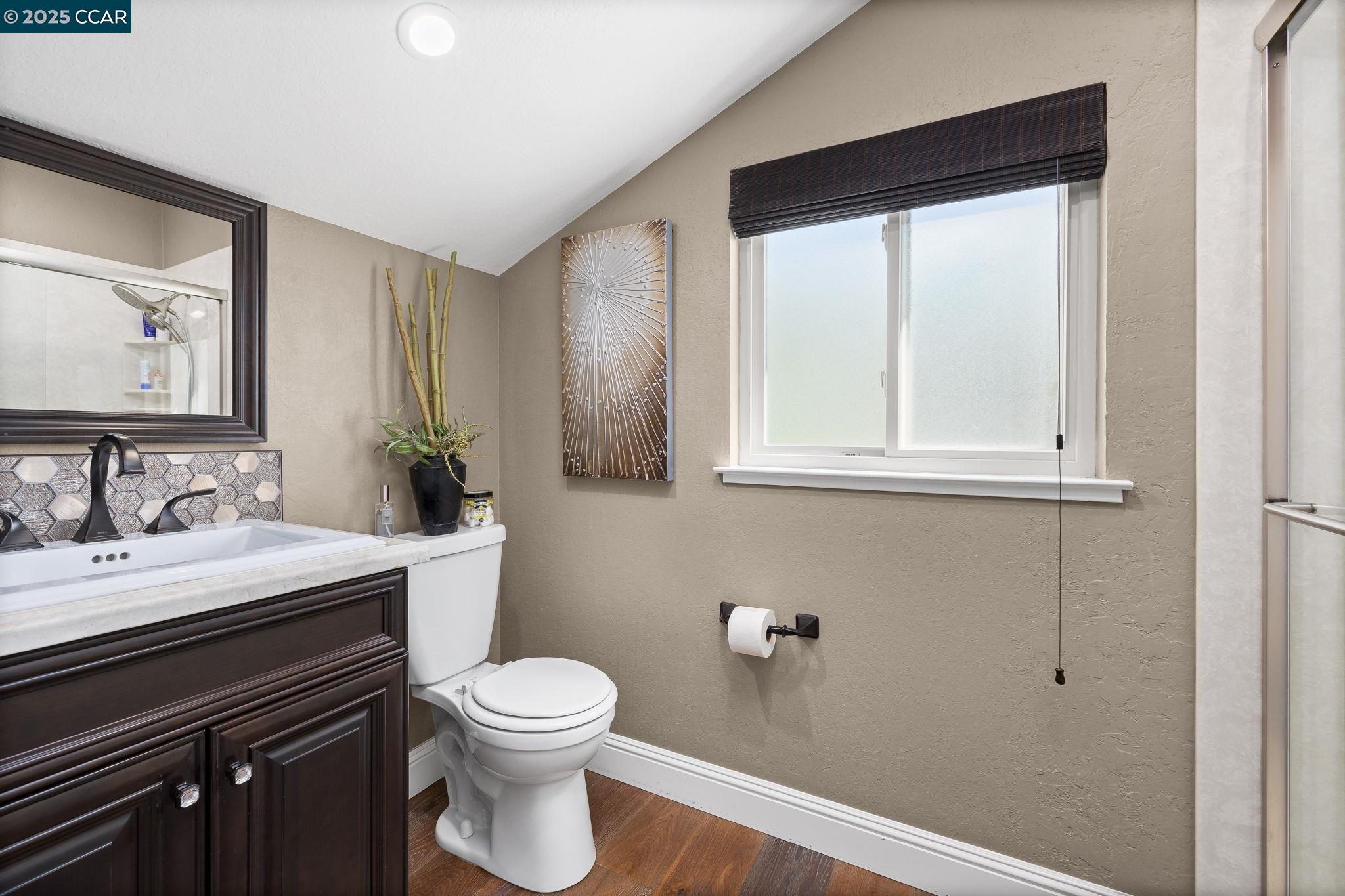 Detail Gallery Image 14 of 30 For 1230 Golden Springs Ln, Concord,  CA 94521 - 4 Beds | 2/1 Baths