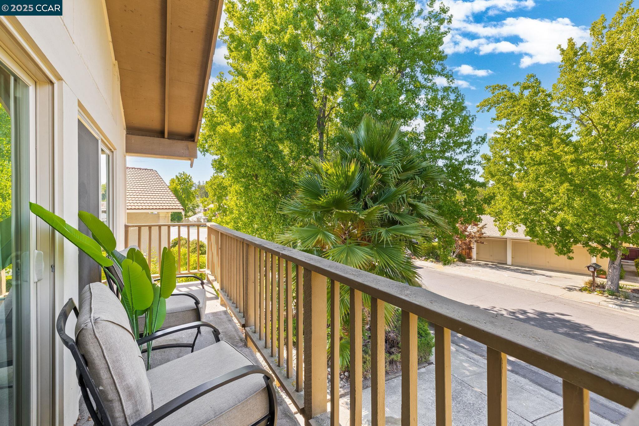 Detail Gallery Image 18 of 30 For 1230 Golden Springs Ln, Concord,  CA 94521 - 4 Beds | 2/1 Baths