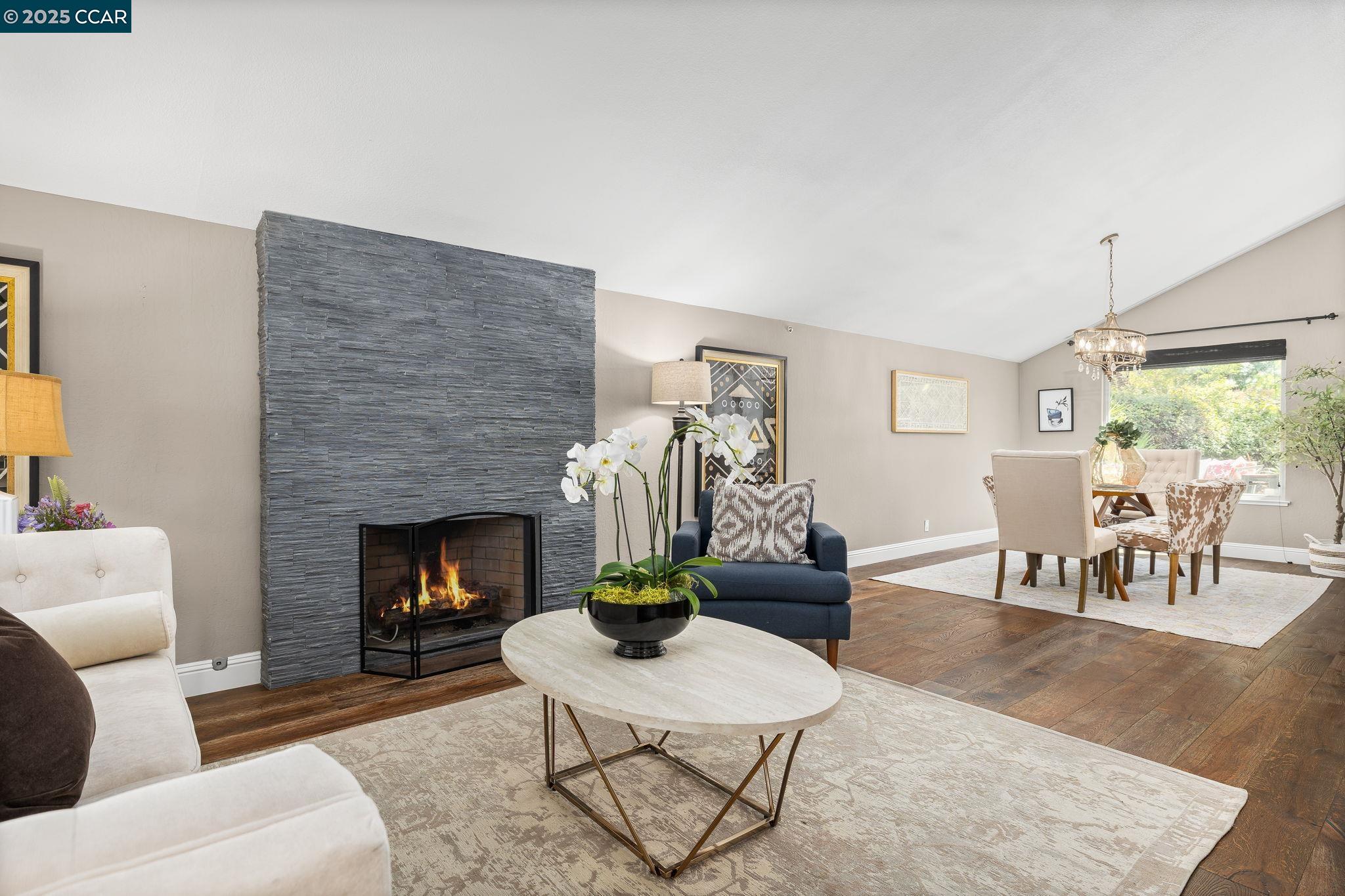 Detail Gallery Image 3 of 30 For 1230 Golden Springs Ln, Concord,  CA 94521 - 4 Beds | 2/1 Baths