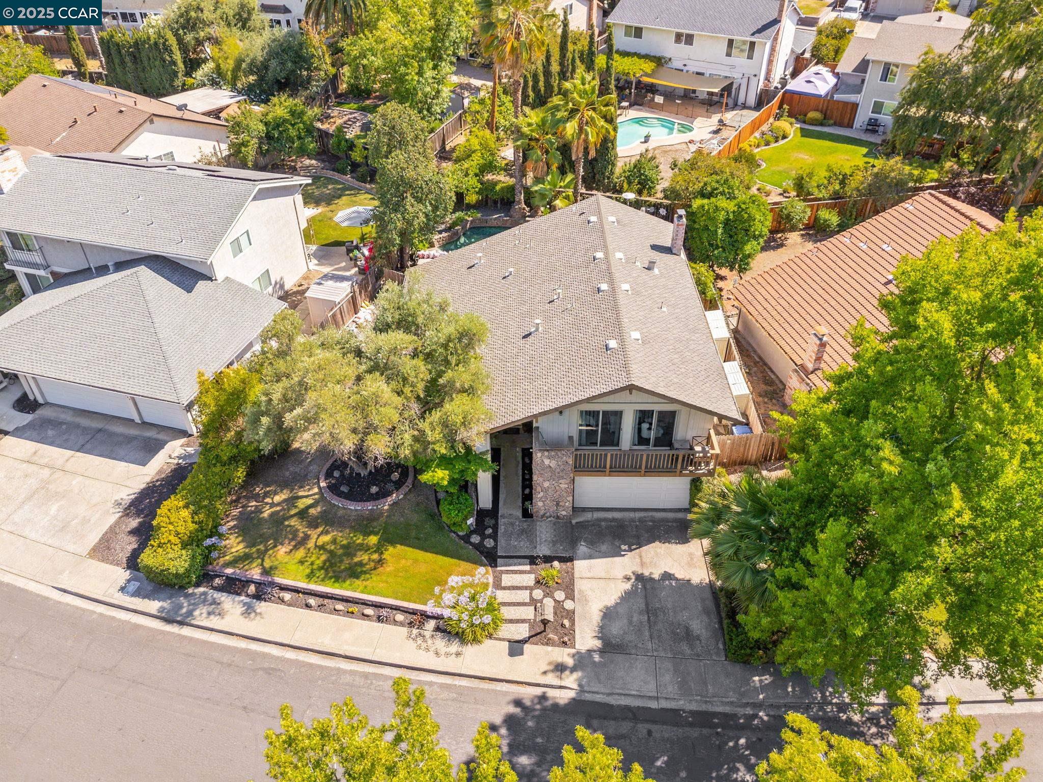 Detail Gallery Image 24 of 30 For 1230 Golden Springs Ln, Concord,  CA 94521 - 4 Beds | 2/1 Baths