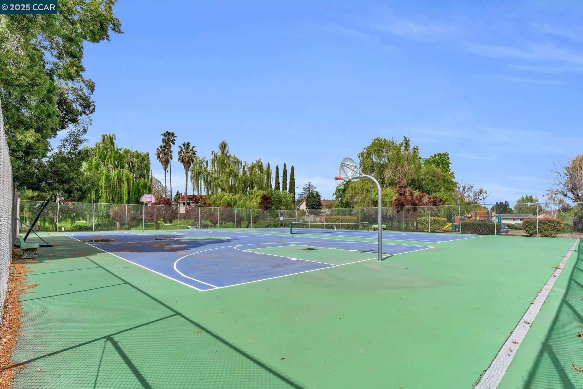 Detail Gallery Image 28 of 30 For 1230 Golden Springs Ln, Concord,  CA 94521 - 4 Beds | 2/1 Baths