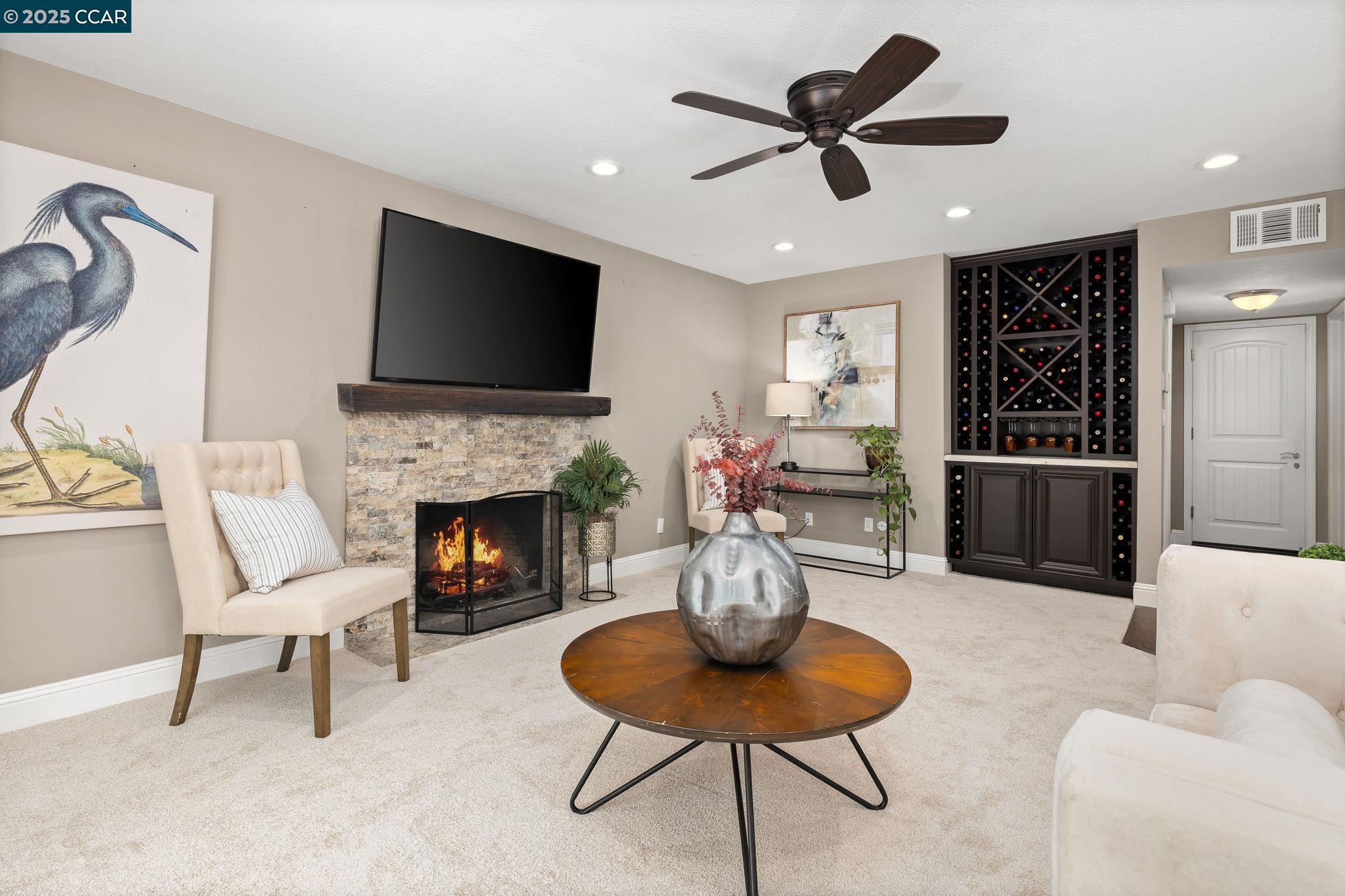 Detail Gallery Image 7 of 30 For 1230 Golden Springs Ln, Concord,  CA 94521 - 4 Beds | 2/1 Baths