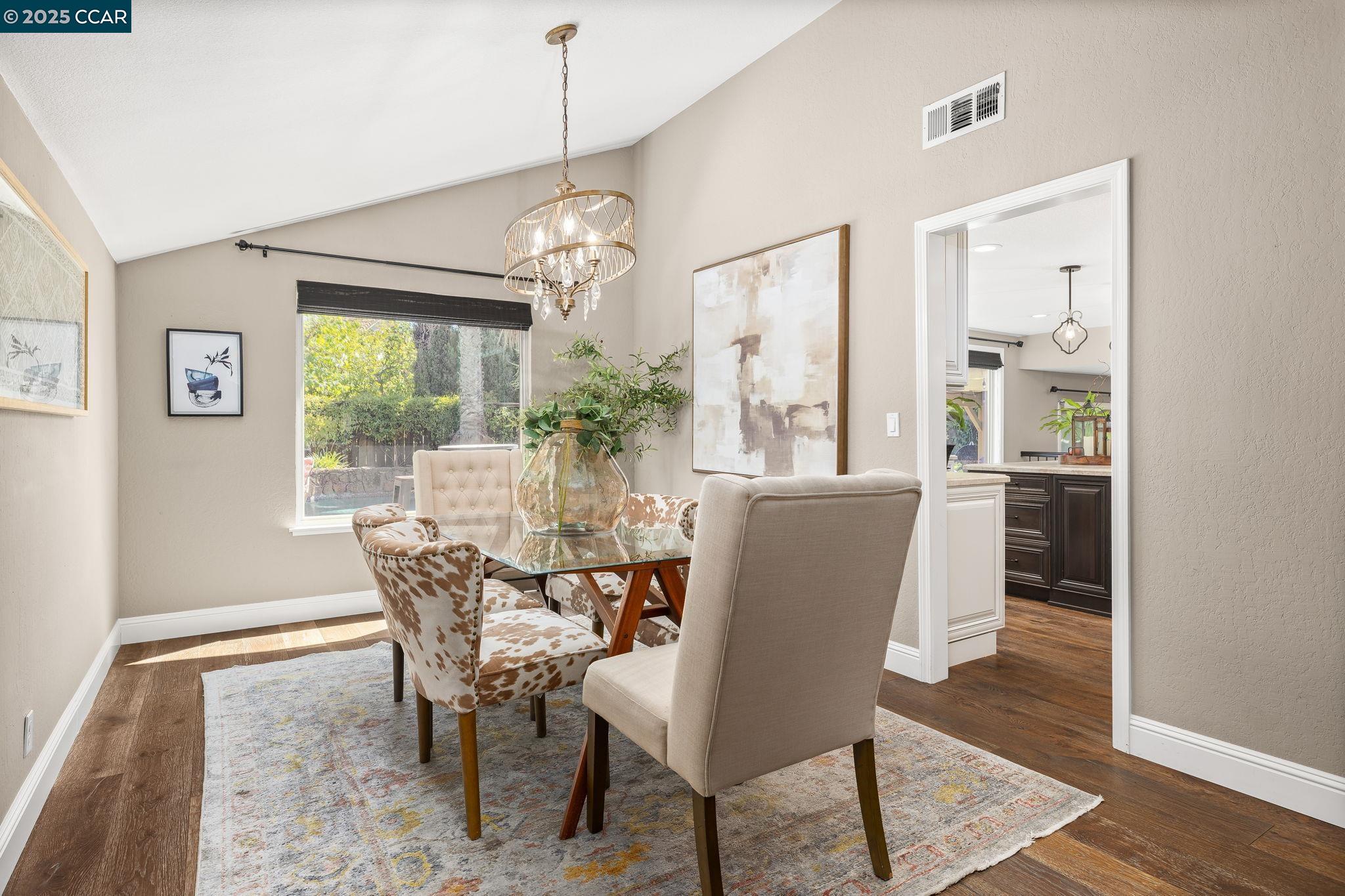 Detail Gallery Image 8 of 30 For 1230 Golden Springs Ln, Concord,  CA 94521 - 4 Beds | 2/1 Baths