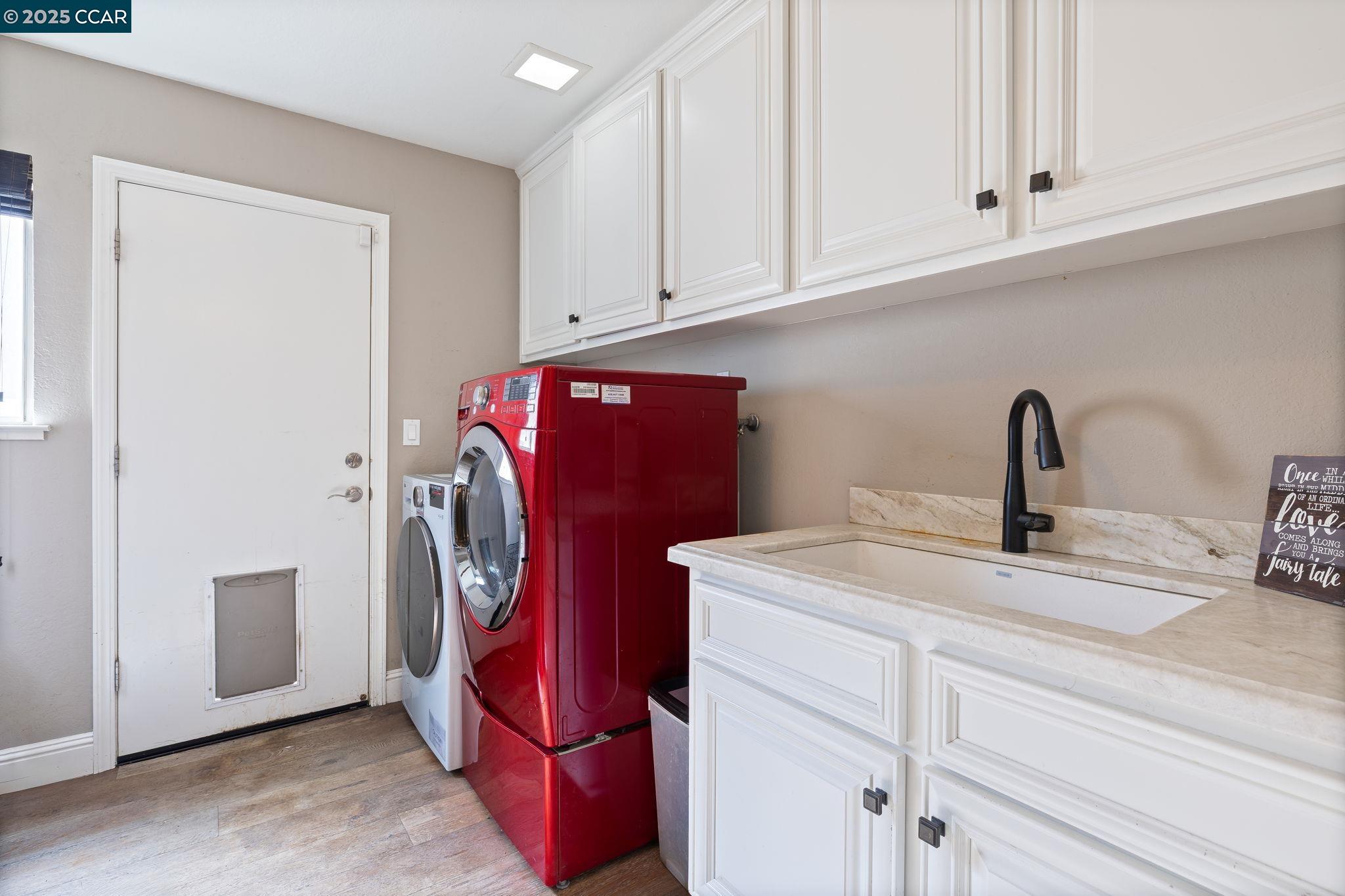 Detail Gallery Image 10 of 30 For 1230 Golden Springs Ln, Concord,  CA 94521 - 4 Beds | 2/1 Baths
