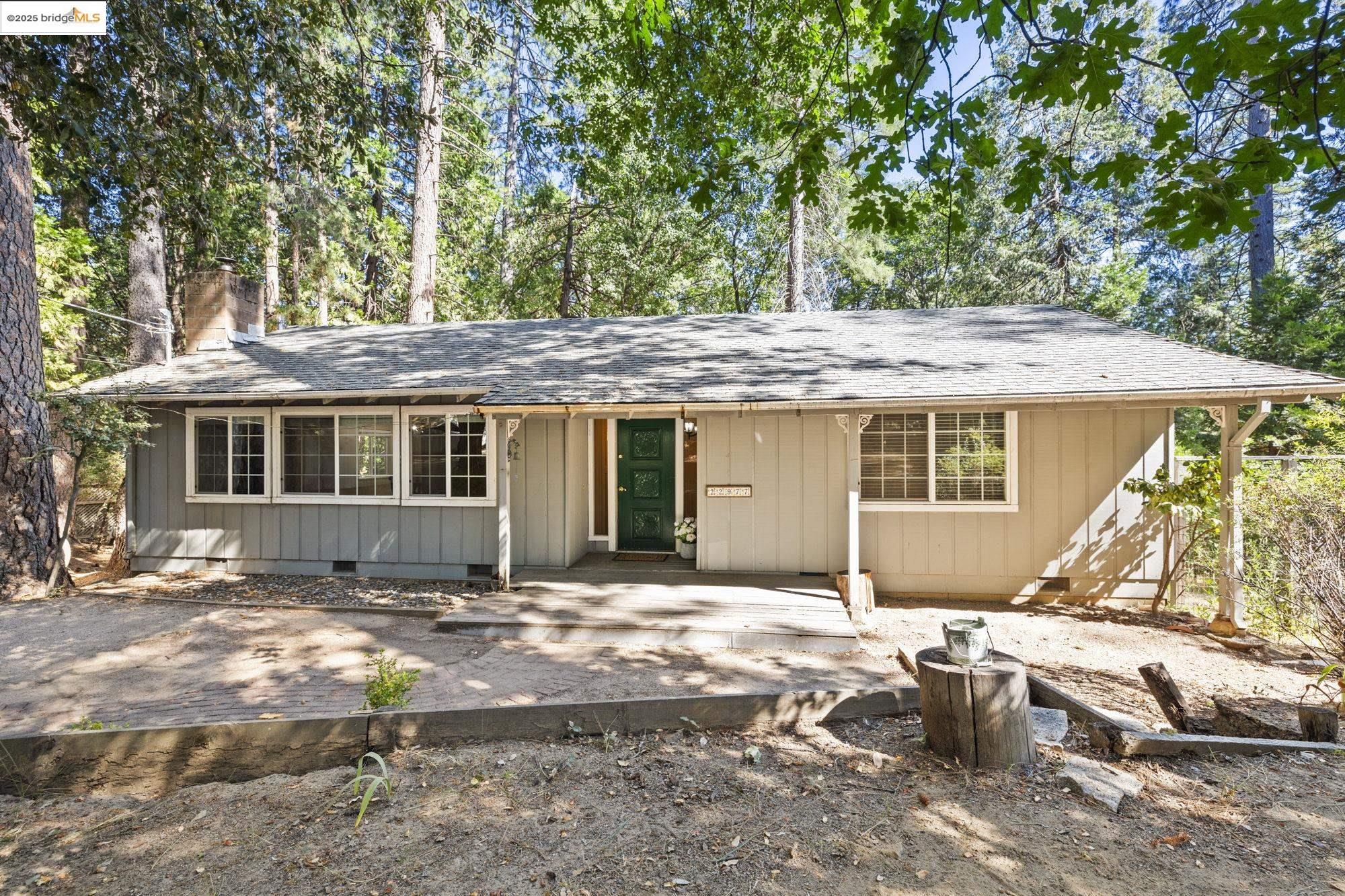 Detail Gallery Image 1 of 30 For 22977 Hawk Ln, Twain Harte,  CA 95383 - 2 Beds | 2 Baths