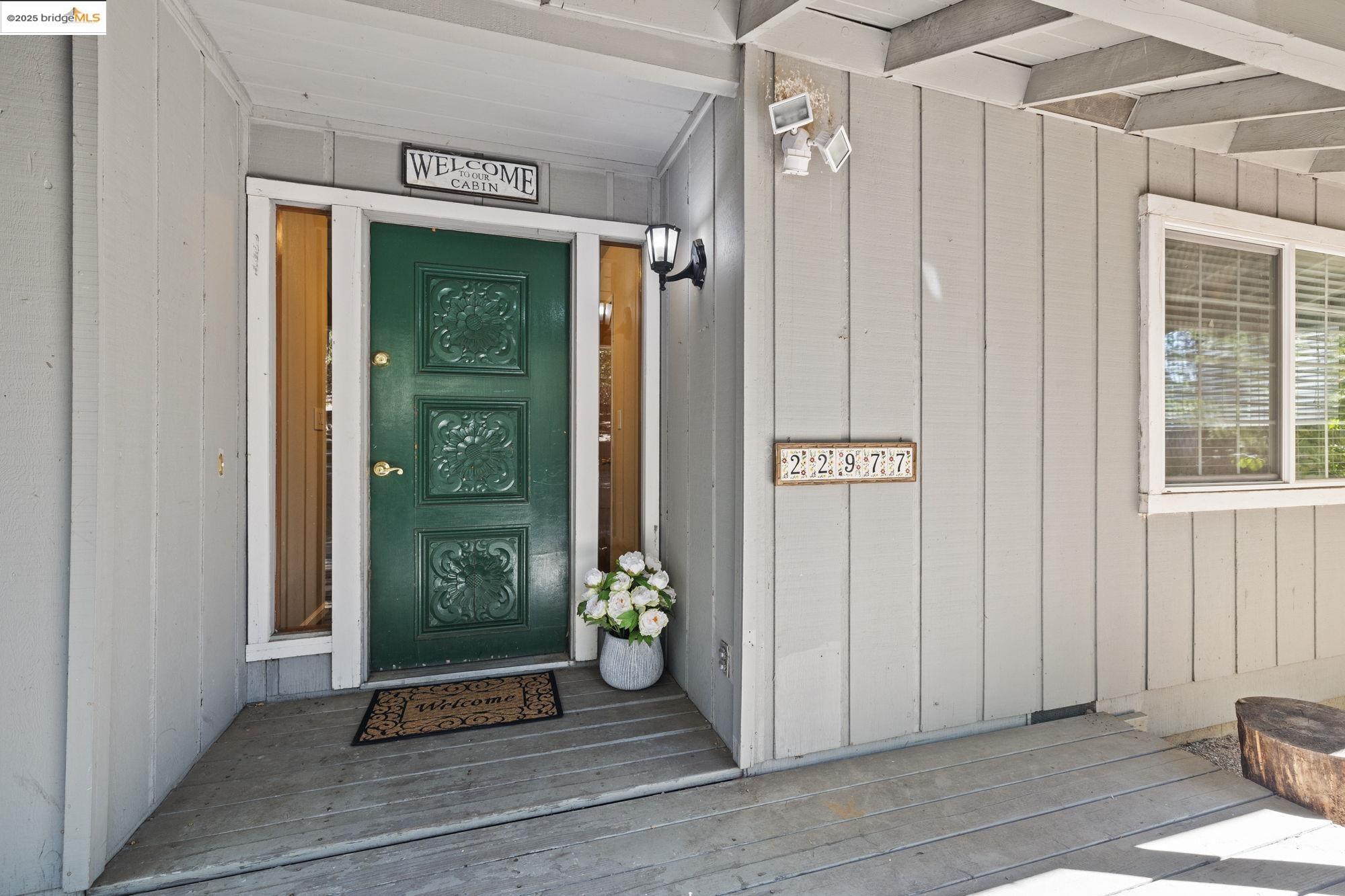 Detail Gallery Image 2 of 30 For 22977 Hawk Ln, Twain Harte,  CA 95383 - 2 Beds | 2 Baths