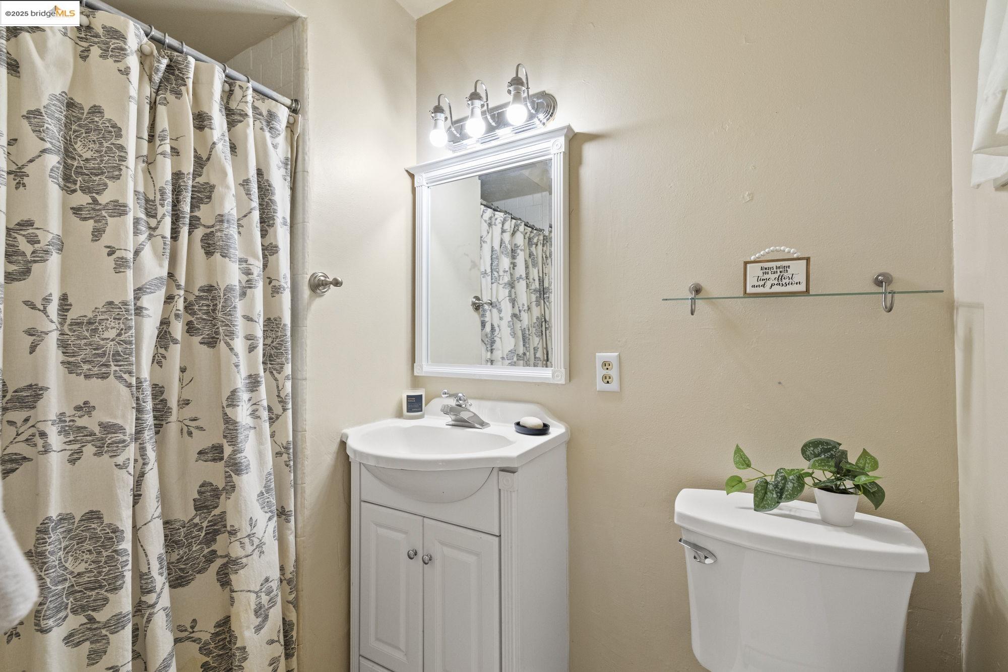Detail Gallery Image 11 of 30 For 22977 Hawk Ln, Twain Harte,  CA 95383 - 2 Beds | 2 Baths