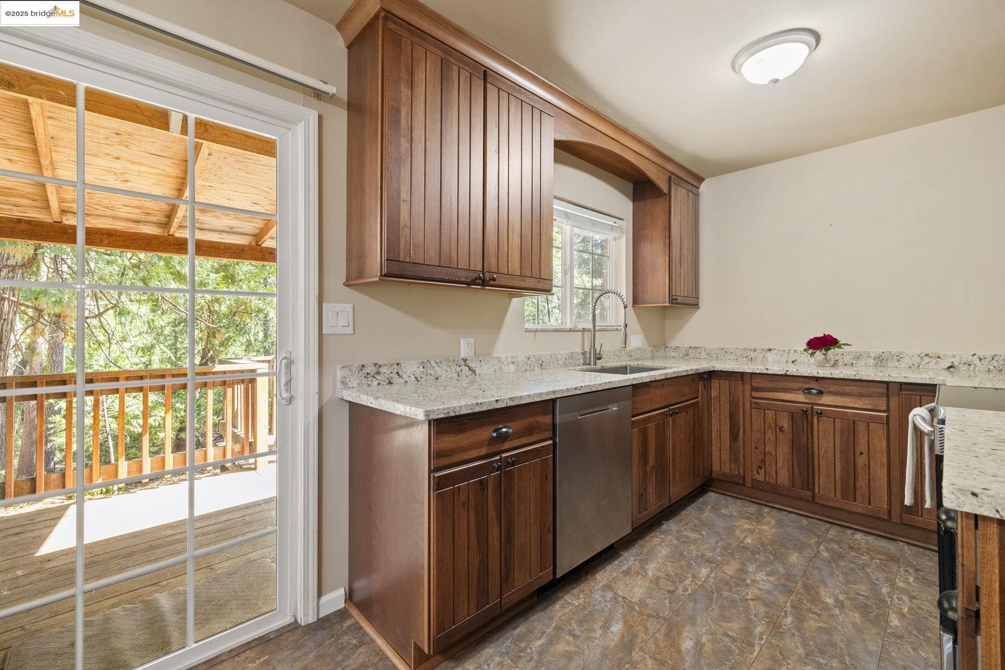 Detail Gallery Image 7 of 30 For 22977 Hawk Ln, Twain Harte,  CA 95383 - 2 Beds | 2 Baths