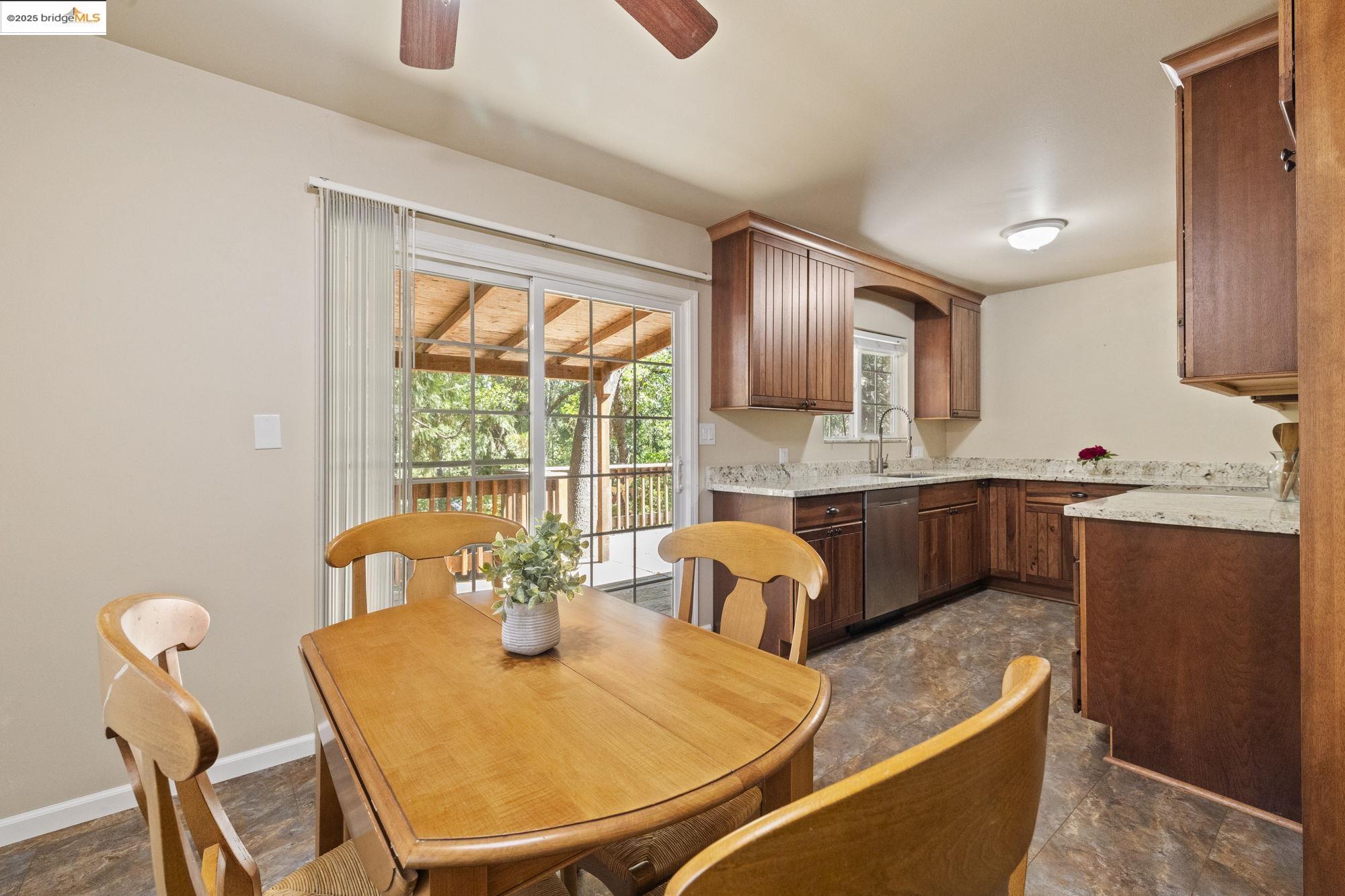 Detail Gallery Image 8 of 30 For 22977 Hawk Ln, Twain Harte,  CA 95383 - 2 Beds | 2 Baths