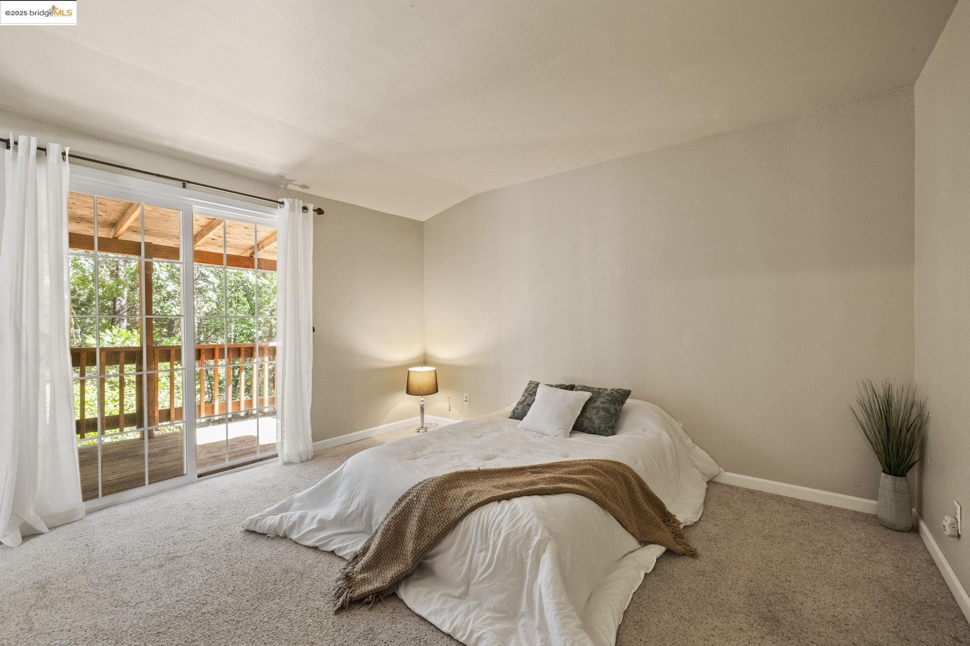 Detail Gallery Image 10 of 30 For 22977 Hawk Ln, Twain Harte,  CA 95383 - 2 Beds | 2 Baths