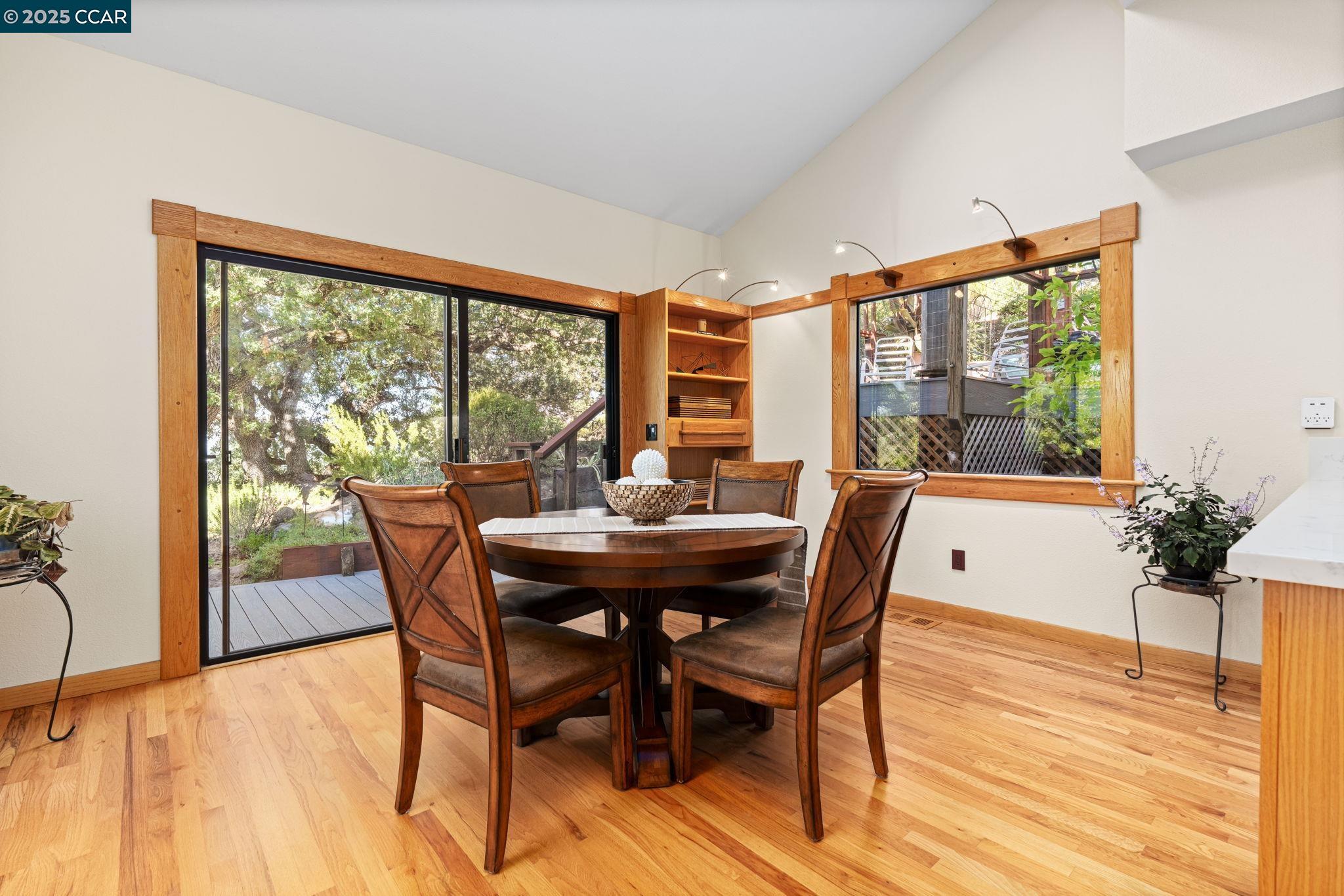 Detail Gallery Image 13 of 38 For 151 Spyrock Ct, Walnut Creek,  CA 94595 - 4 Beds | 2/1 Baths
