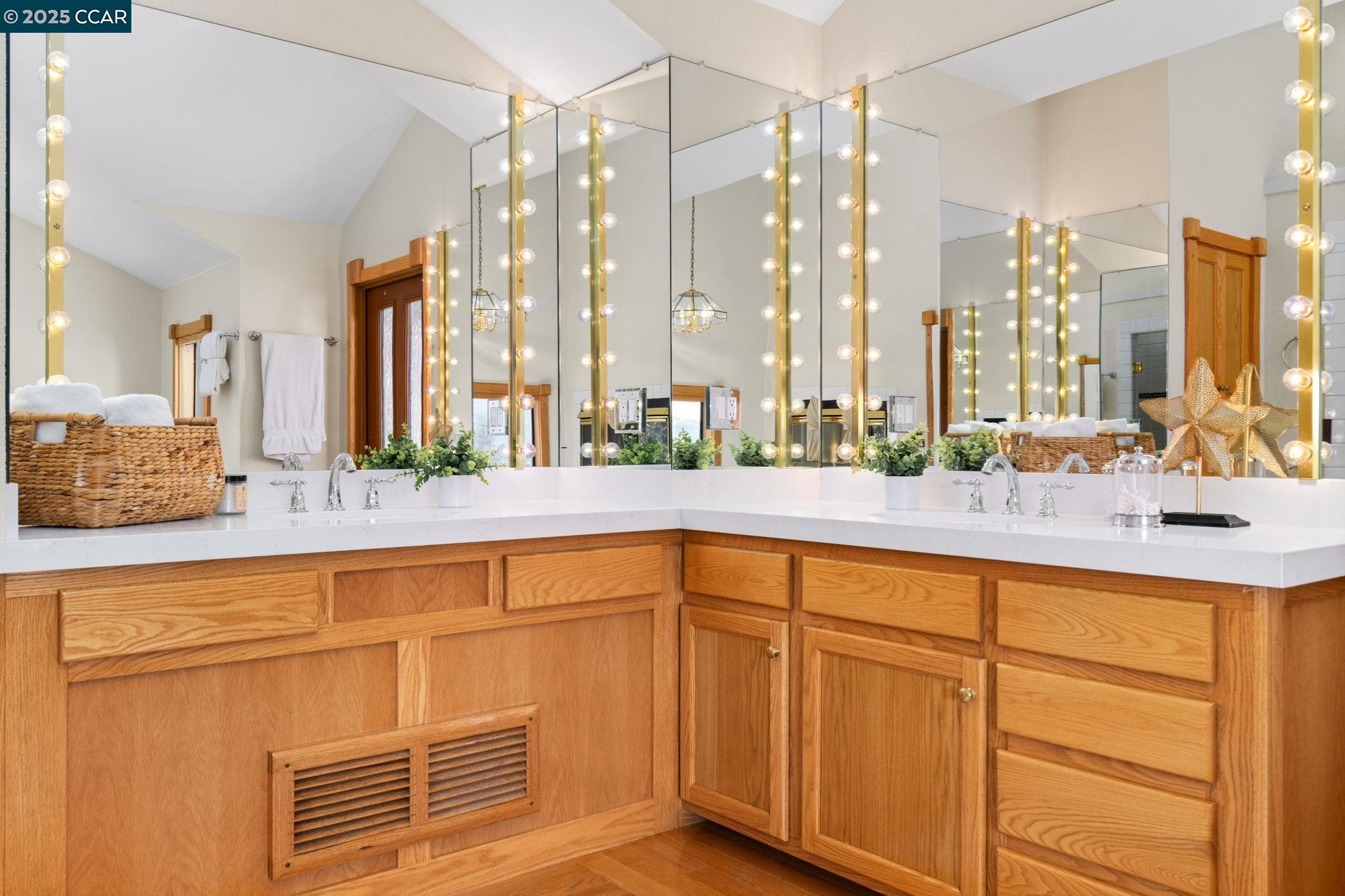 Detail Gallery Image 21 of 38 For 151 Spyrock Ct, Walnut Creek,  CA 94595 - 4 Beds | 2/1 Baths