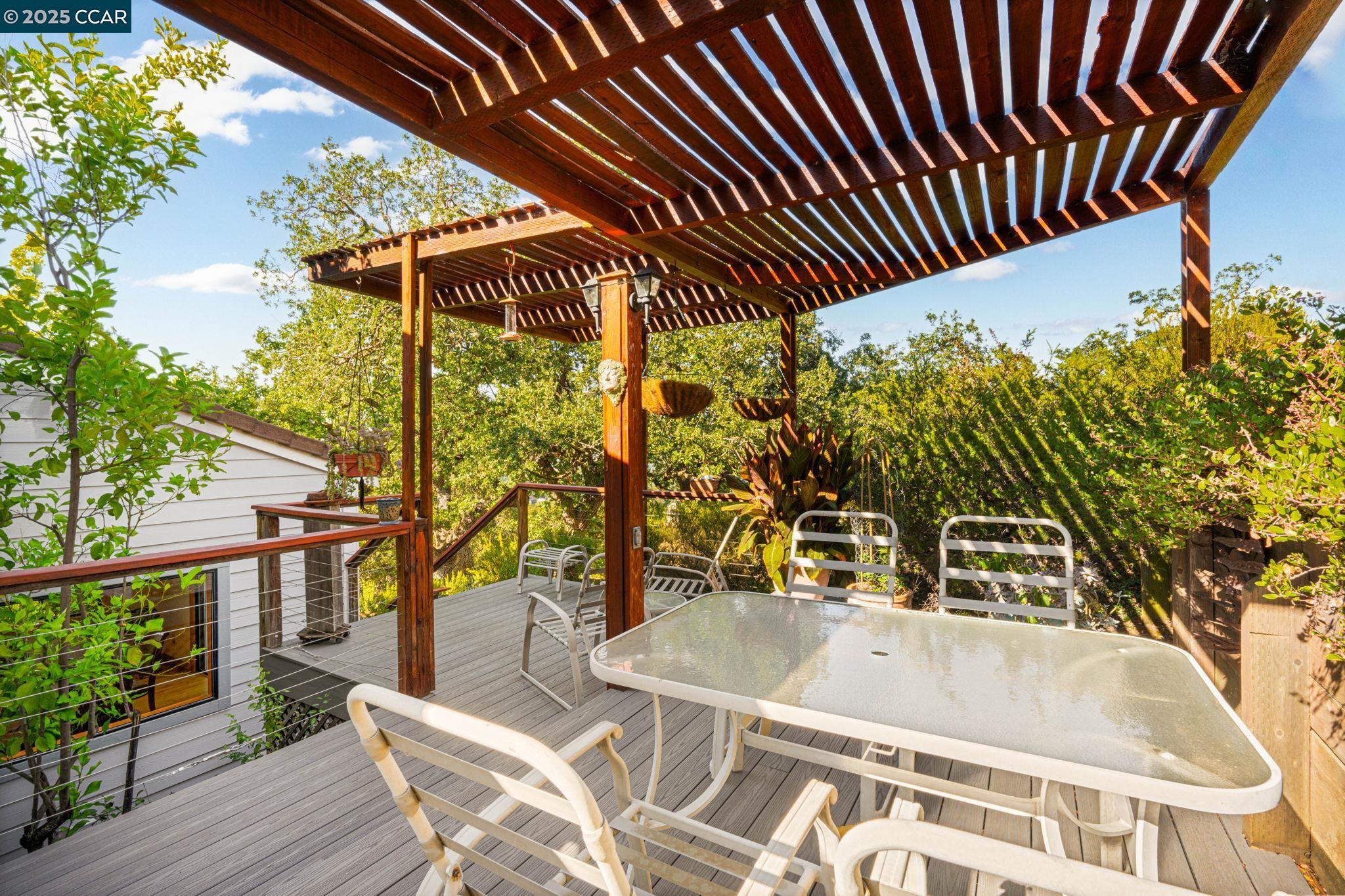 Detail Gallery Image 30 of 38 For 151 Spyrock Ct, Walnut Creek,  CA 94595 - 4 Beds | 2/1 Baths