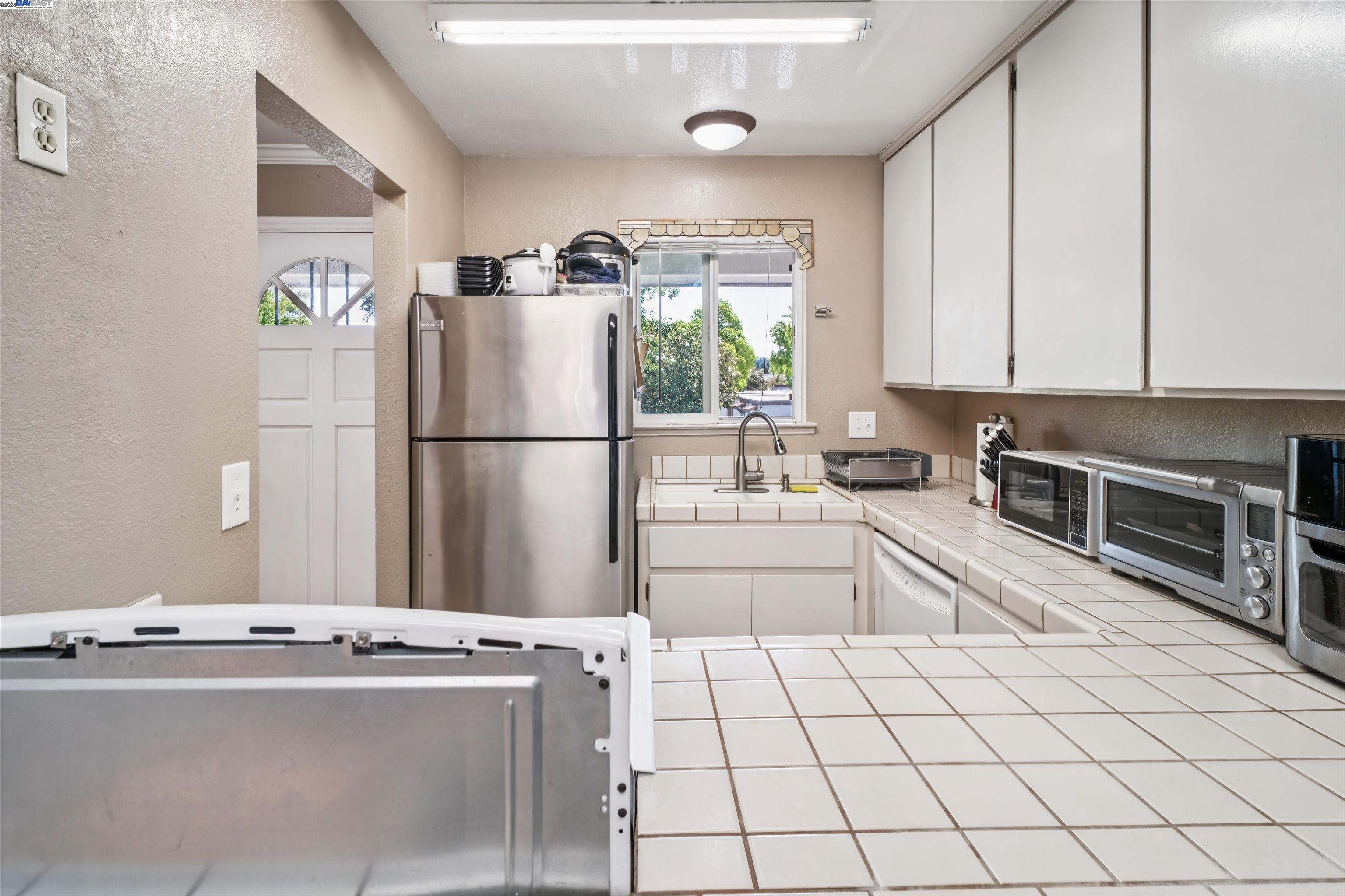 Photo #8: 41104417 Listing: Photo #8