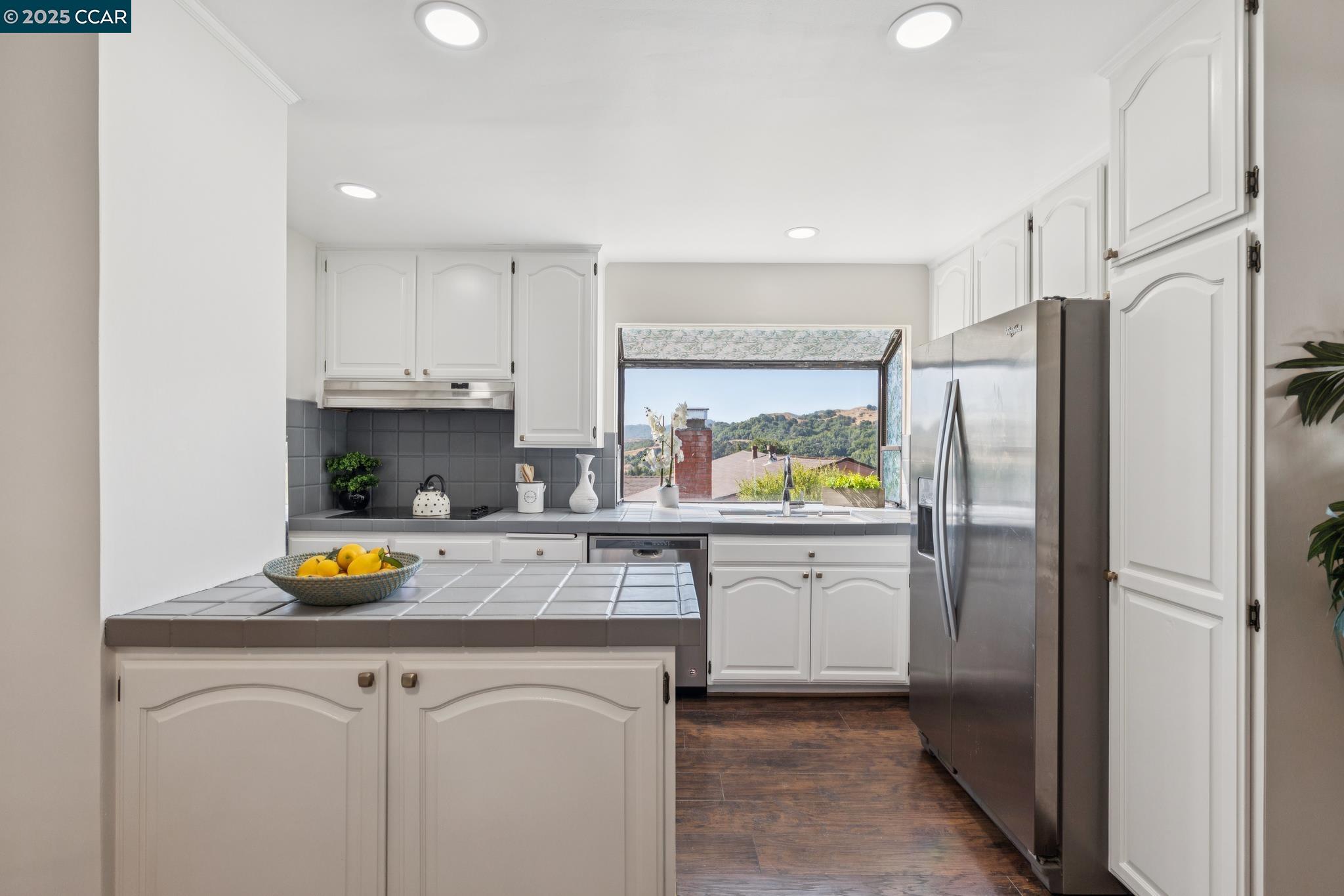 Detail Gallery Image 15 of 60 For 3608 Victor St., Pinole,  CA 94564 - 4 Beds | 2 Baths