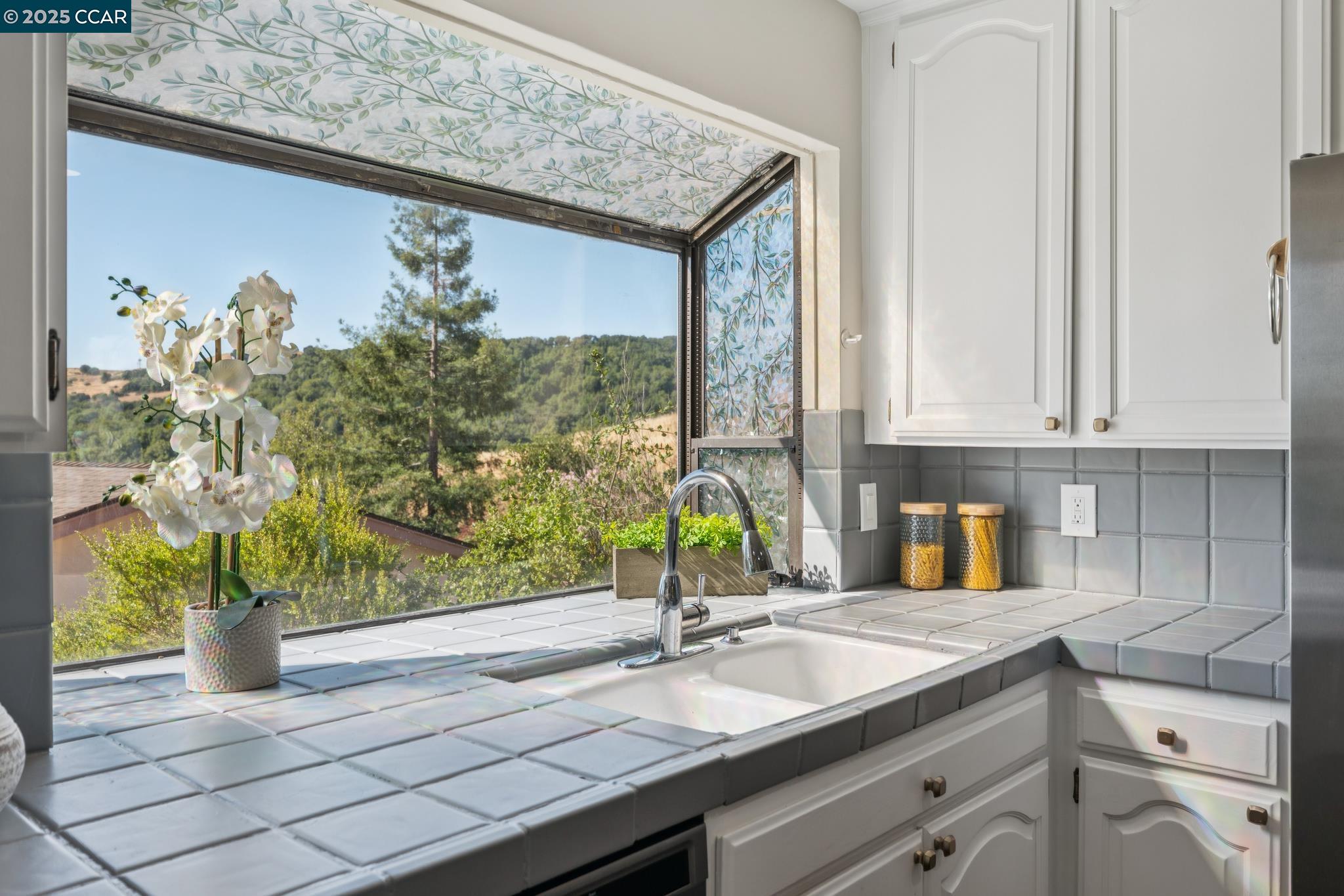 Detail Gallery Image 17 of 60 For 3608 Victor St., Pinole,  CA 94564 - 4 Beds | 2 Baths