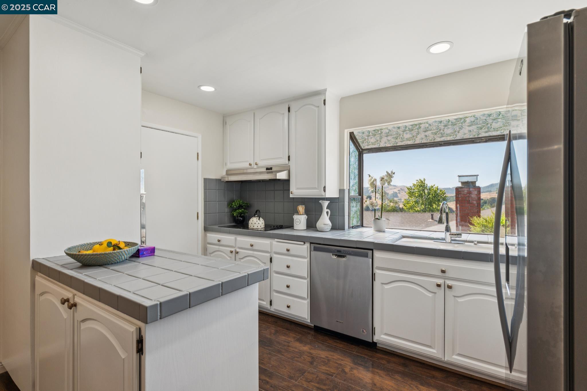 Detail Gallery Image 18 of 60 For 3608 Victor St., Pinole,  CA 94564 - 4 Beds | 2 Baths