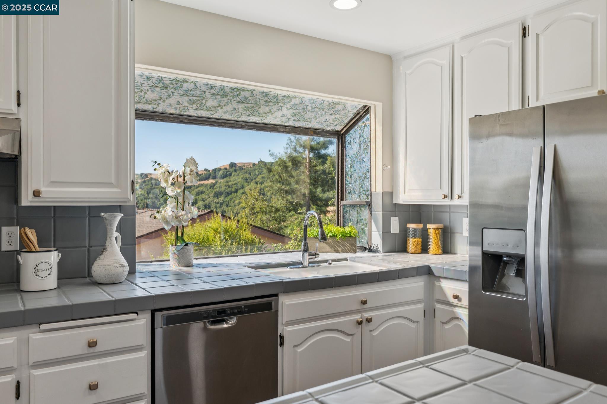 Detail Gallery Image 20 of 60 For 3608 Victor St., Pinole,  CA 94564 - 4 Beds | 2 Baths