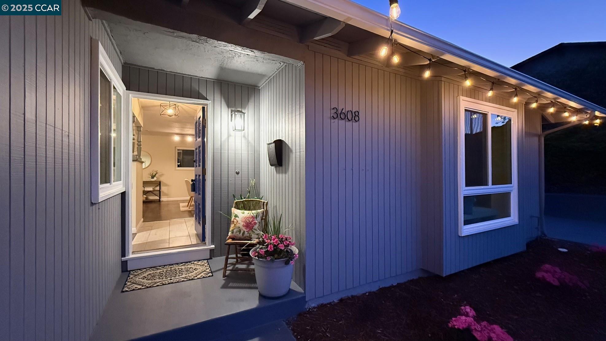 Detail Gallery Image 3 of 60 For 3608 Victor St., Pinole,  CA 94564 - 4 Beds | 2 Baths