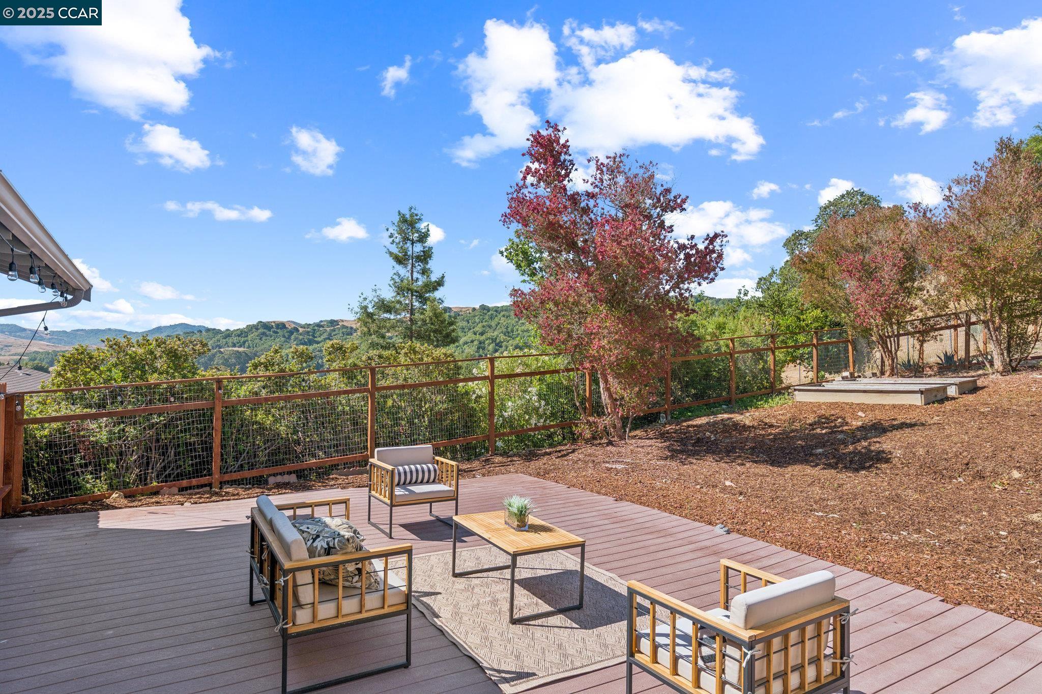 Detail Gallery Image 4 of 60 For 3608 Victor St., Pinole,  CA 94564 - 4 Beds | 2 Baths