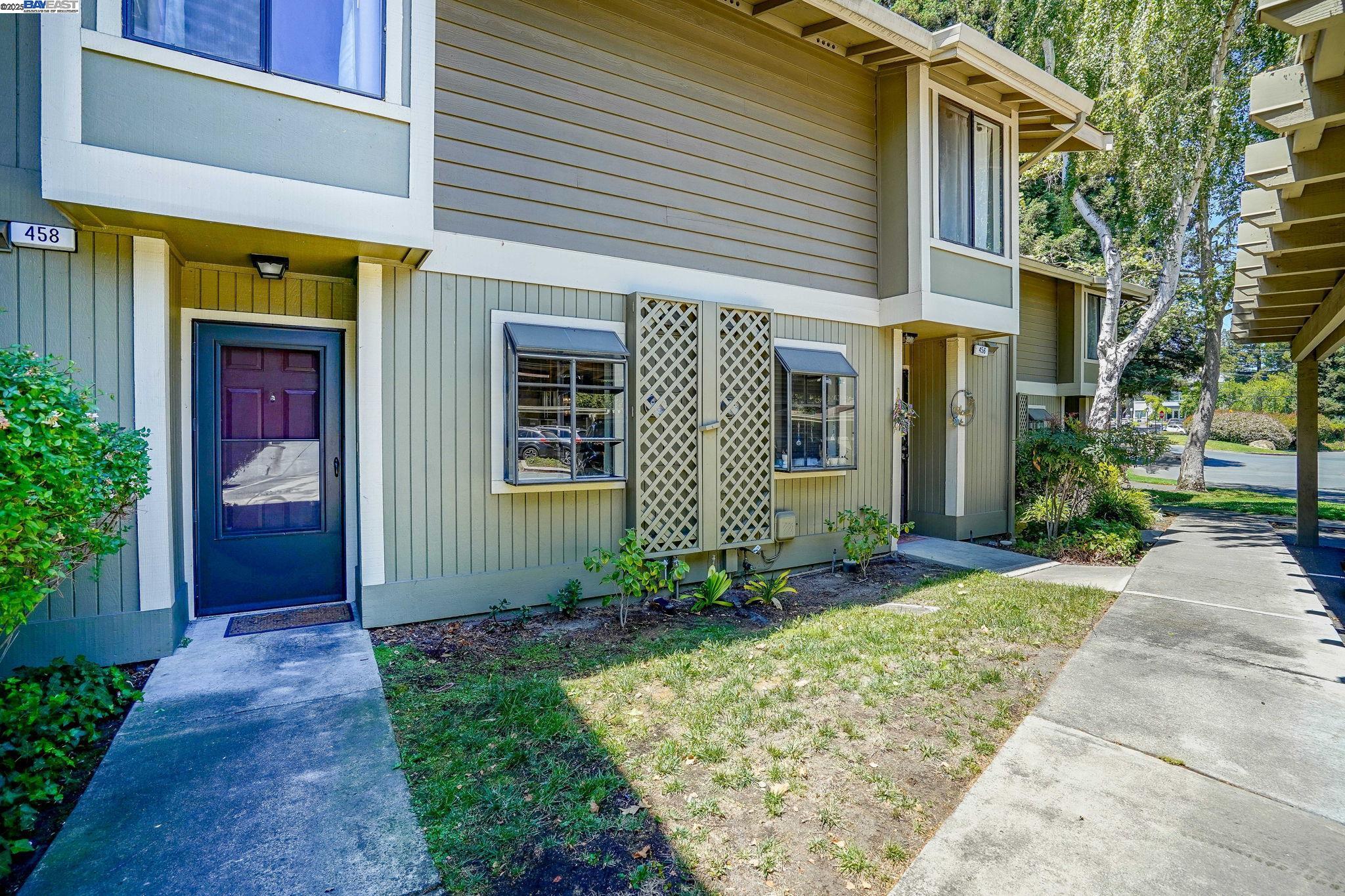 MLS: 41104423 Condo For Sale