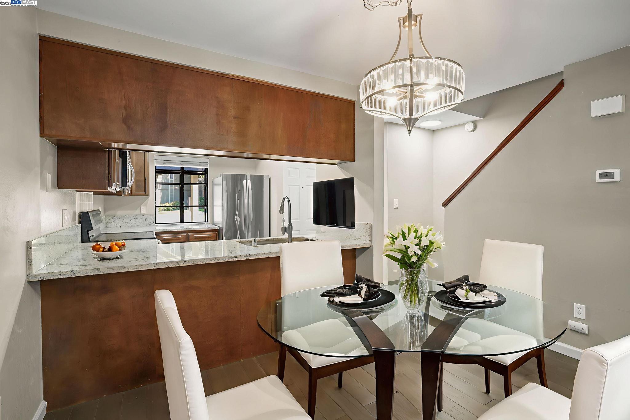 Photo #5: 41104423 Listing 