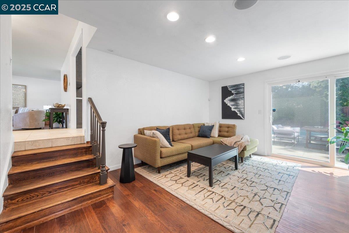 Detail Gallery Image 13 of 35 For 4421 Muirwood Dr, Pleasanton,  CA 94588 - 4 Beds | 2/1 Baths
