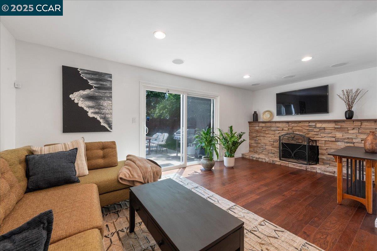 Detail Gallery Image 15 of 35 For 4421 Muirwood Dr, Pleasanton,  CA 94588 - 4 Beds | 2/1 Baths