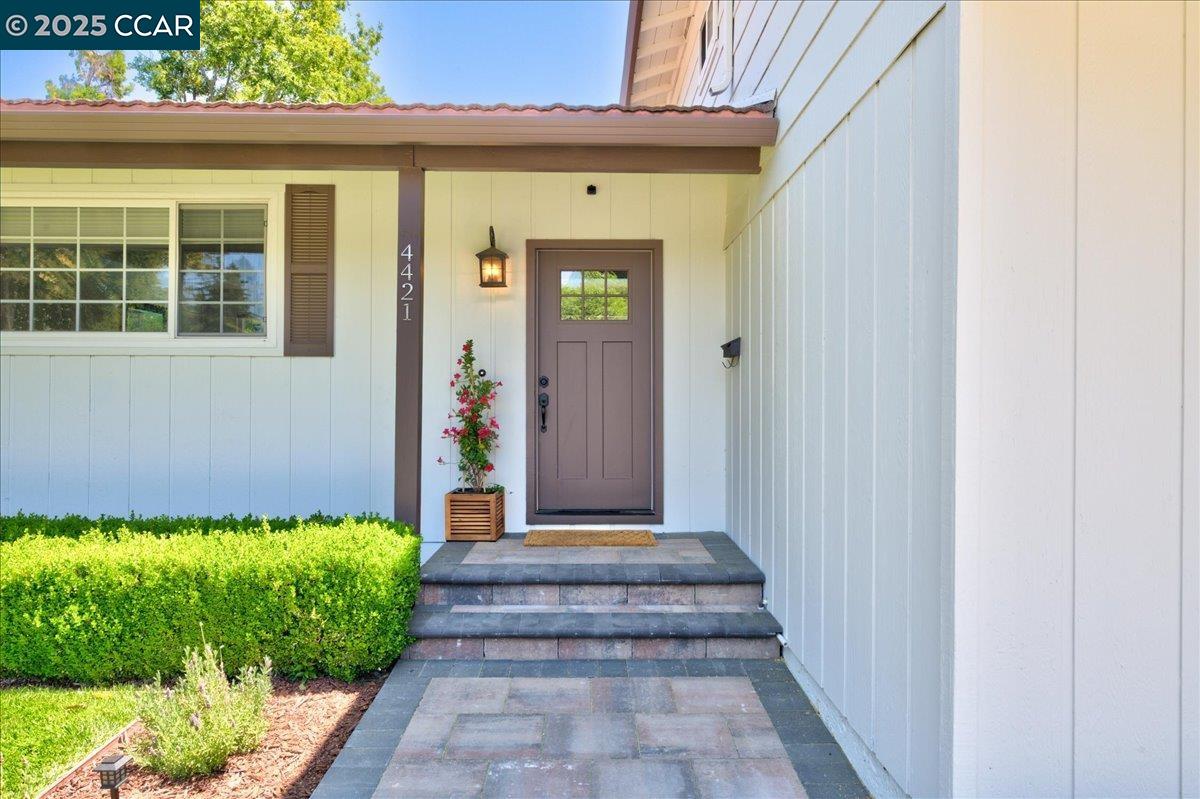 Detail Gallery Image 3 of 35 For 4421 Muirwood Dr, Pleasanton,  CA 94588 - 4 Beds | 2/1 Baths