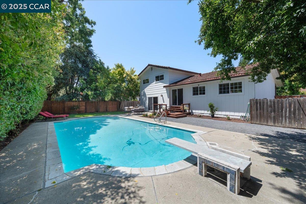 Detail Gallery Image 25 of 35 For 4421 Muirwood Dr, Pleasanton,  CA 94588 - 4 Beds | 2/1 Baths