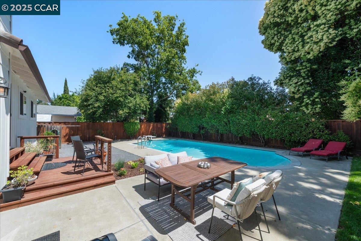 Detail Gallery Image 26 of 35 For 4421 Muirwood Dr, Pleasanton,  CA 94588 - 4 Beds | 2/1 Baths