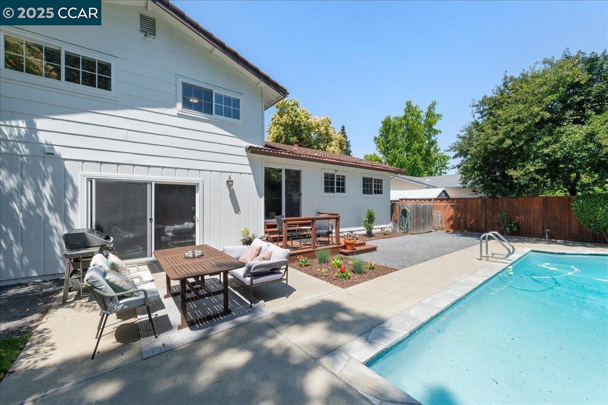 Detail Gallery Image 27 of 35 For 4421 Muirwood Dr, Pleasanton,  CA 94588 - 4 Beds | 2/1 Baths