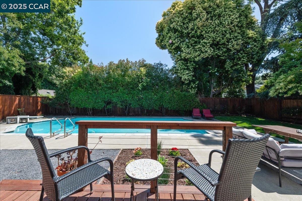 Detail Gallery Image 28 of 35 For 4421 Muirwood Dr, Pleasanton,  CA 94588 - 4 Beds | 2/1 Baths