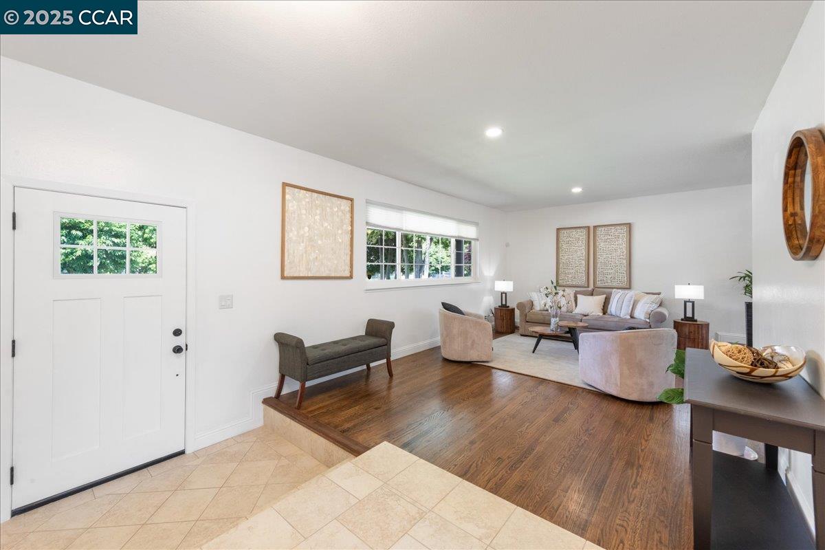 Detail Gallery Image 10 of 35 For 4421 Muirwood Dr, Pleasanton,  CA 94588 - 4 Beds | 2/1 Baths