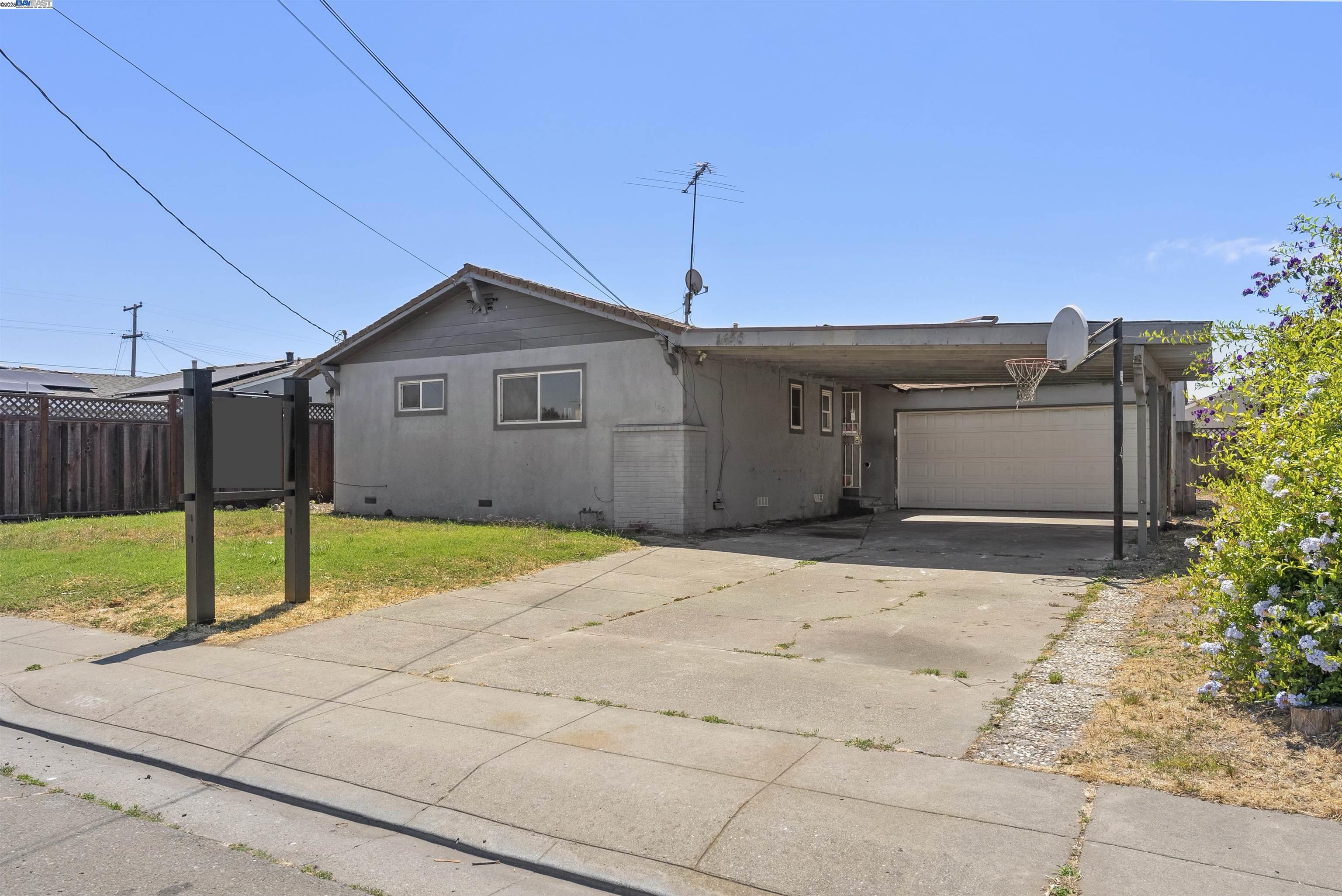 Detail Gallery Image 1 of 1 For 1456 via Hermana, San Lorenzo,  CA 94580 - 3 Beds | 2 Baths