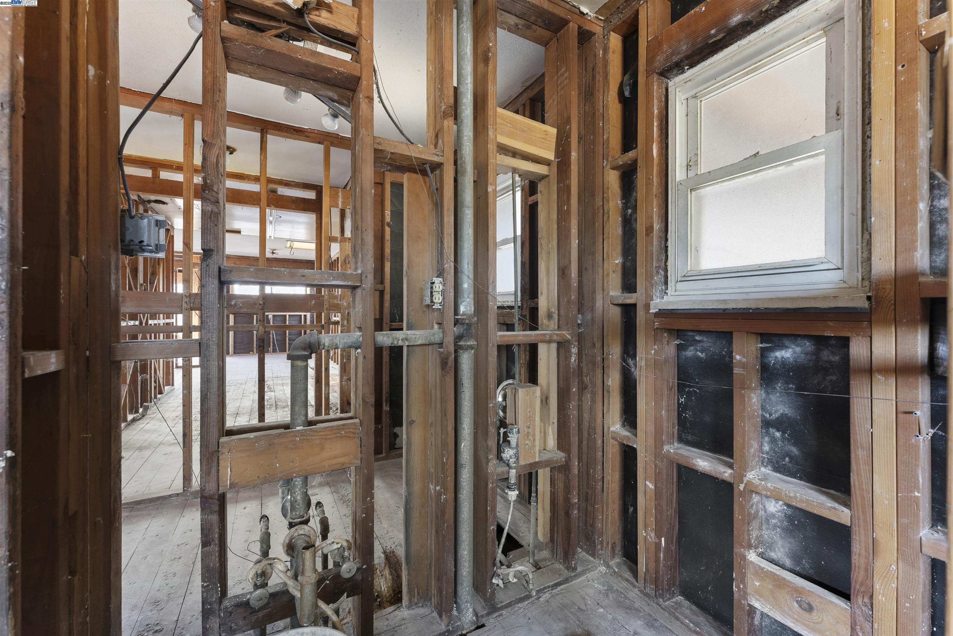Detail Gallery Image 20 of 26 For 1456 via Hermana, San Lorenzo,  CA 94580 - 3 Beds | 2 Baths