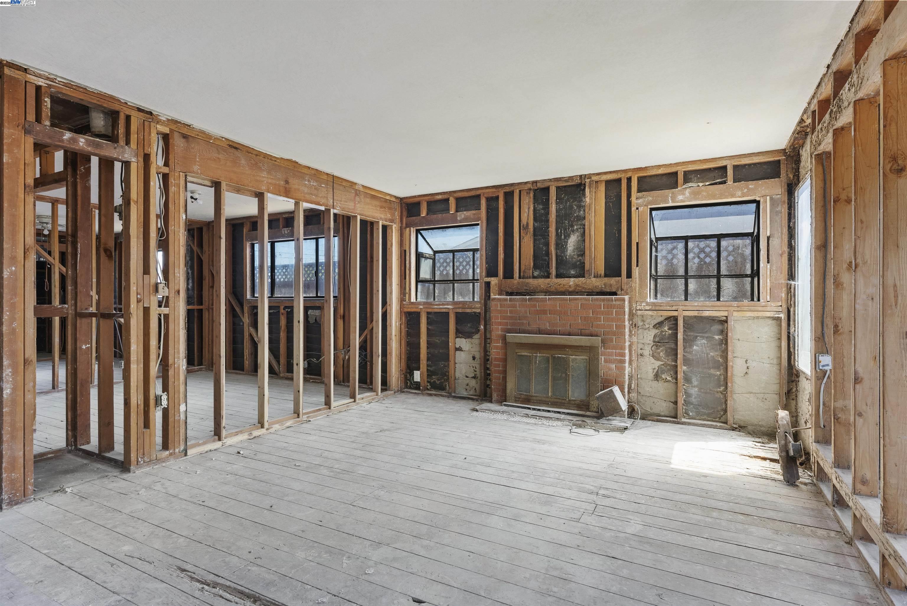 Detail Gallery Image 7 of 26 For 1456 via Hermana, San Lorenzo,  CA 94580 - 3 Beds | 2 Baths