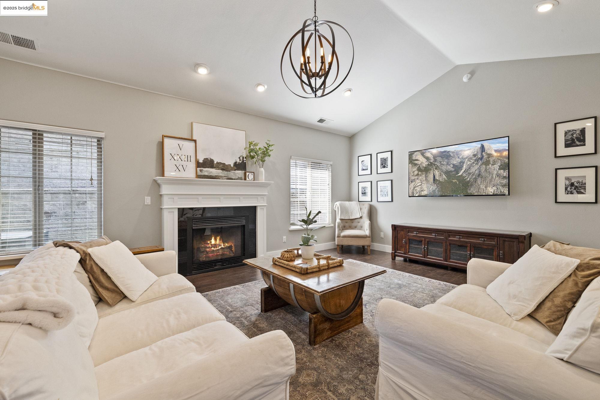 Detail Gallery Image 10 of 47 For 267 Morning Star Dr, Sonora,  CA 95370 - 3 Beds | 2 Baths