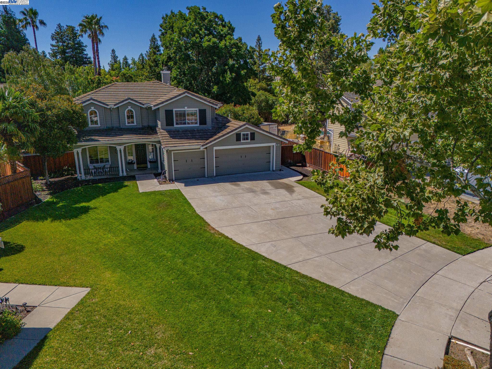 Detail Gallery Image 4 of 49 For 96 Trixie Dr, Livermore,  CA 94550 - 4 Beds | 3 Baths