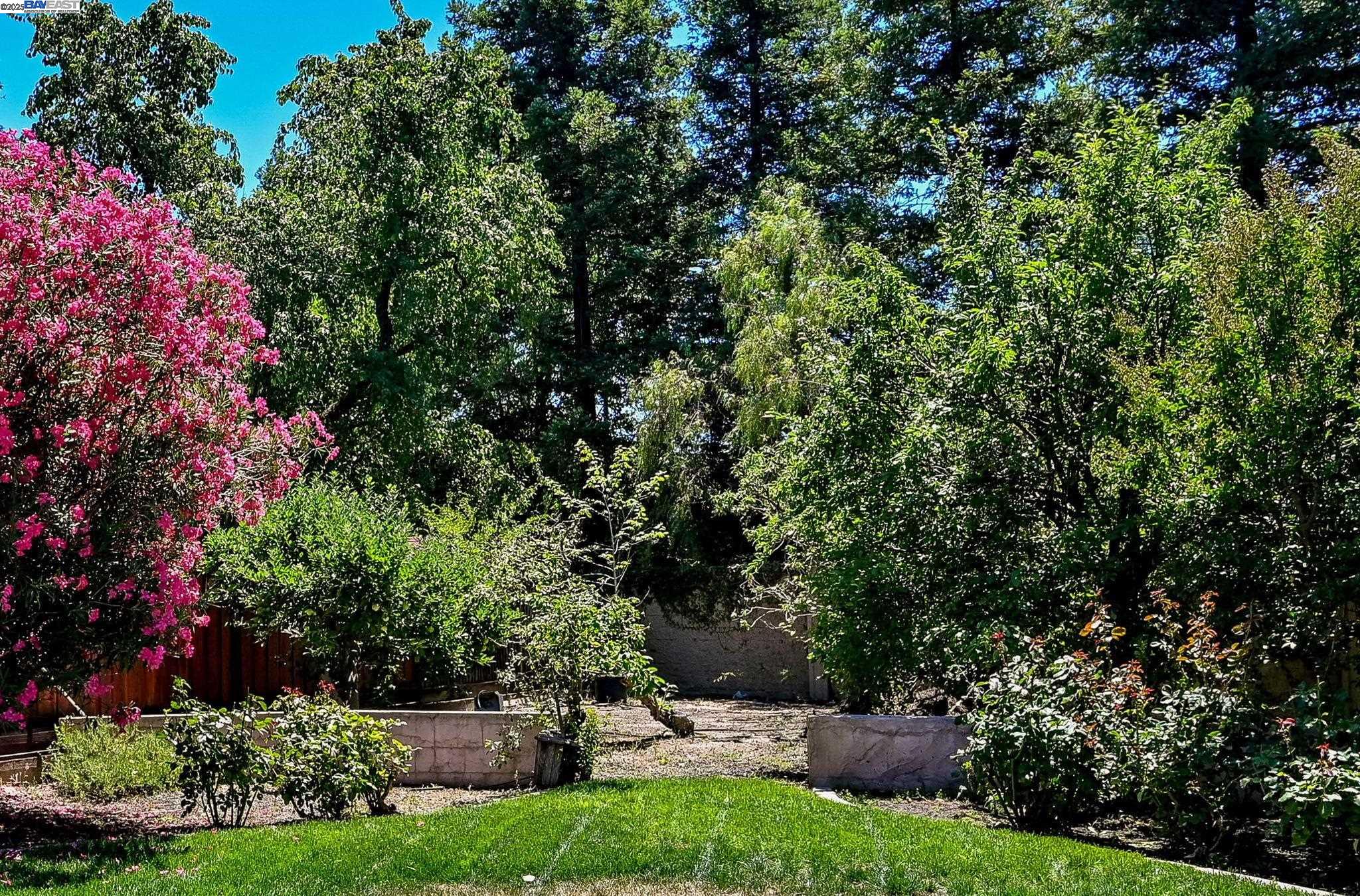 Detail Gallery Image 41 of 49 For 96 Trixie Dr, Livermore,  CA 94550 - 4 Beds | 3 Baths