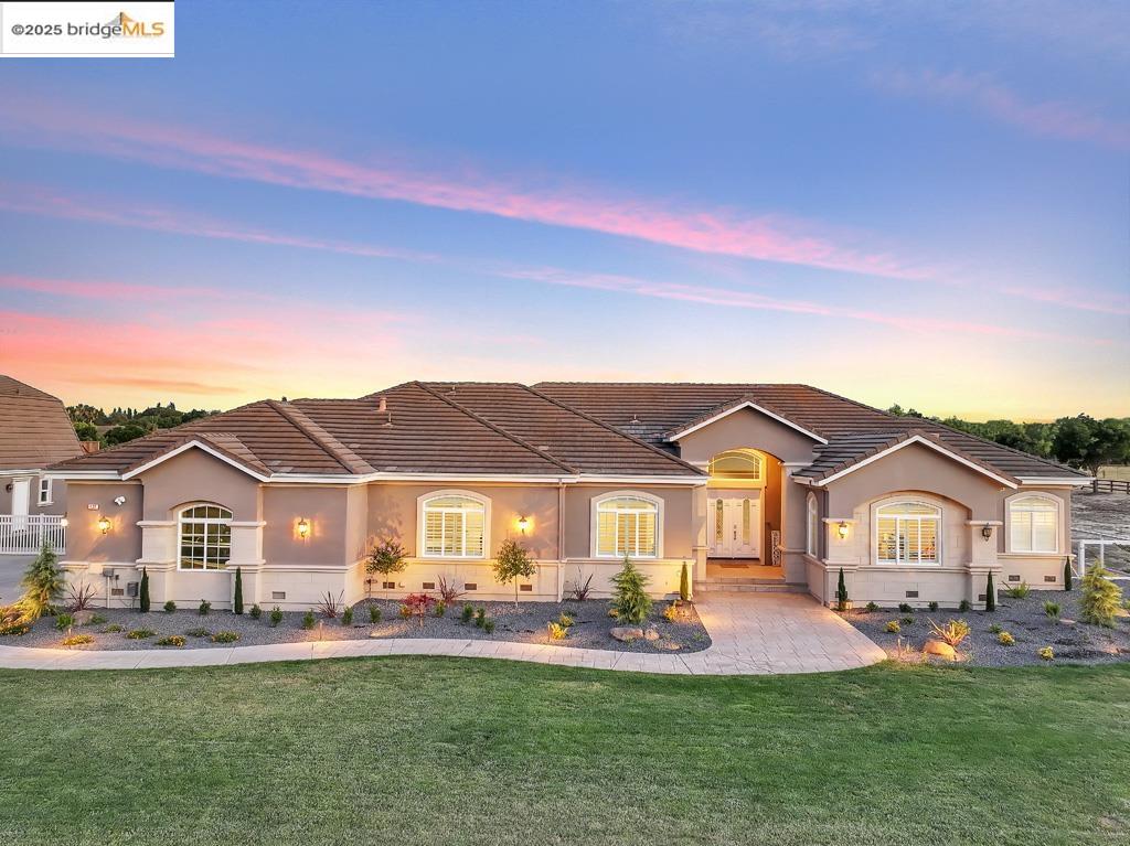 Front Image Thumbnail for EB41104431