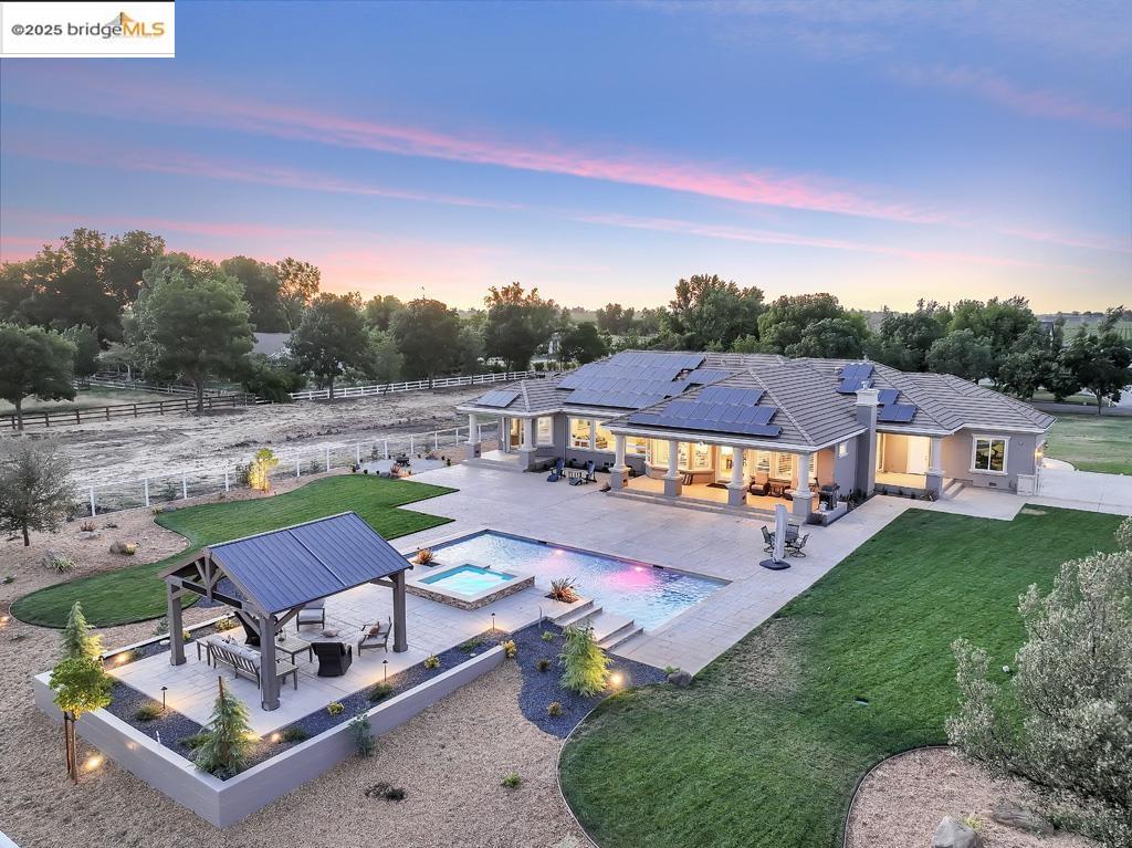 Detail Gallery Image 18 of 58 For 430 Ellisa Ln, Brentwood,  CA 94513 - 4 Beds | 5/1 Baths